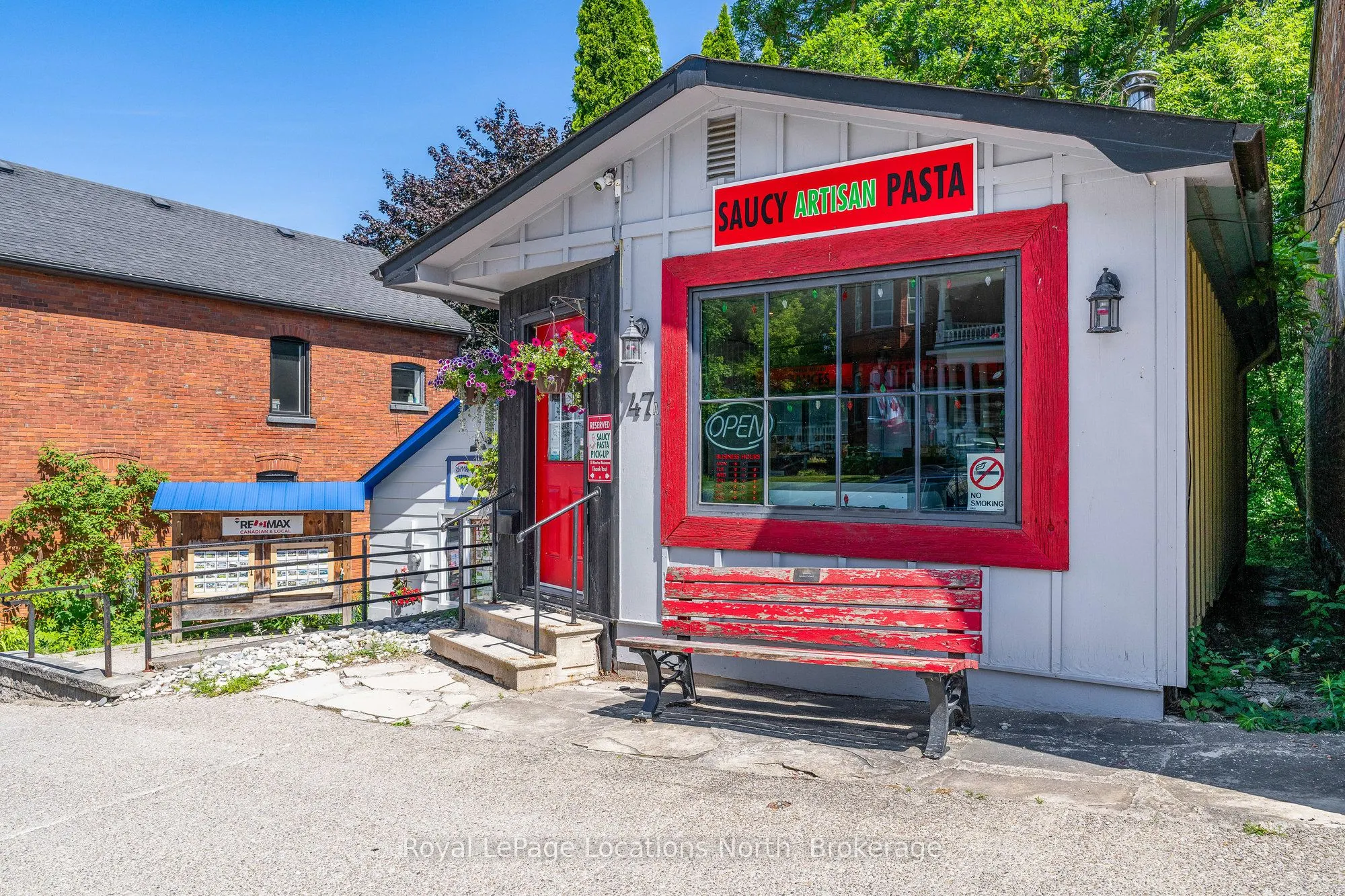 47A Bruce Street S