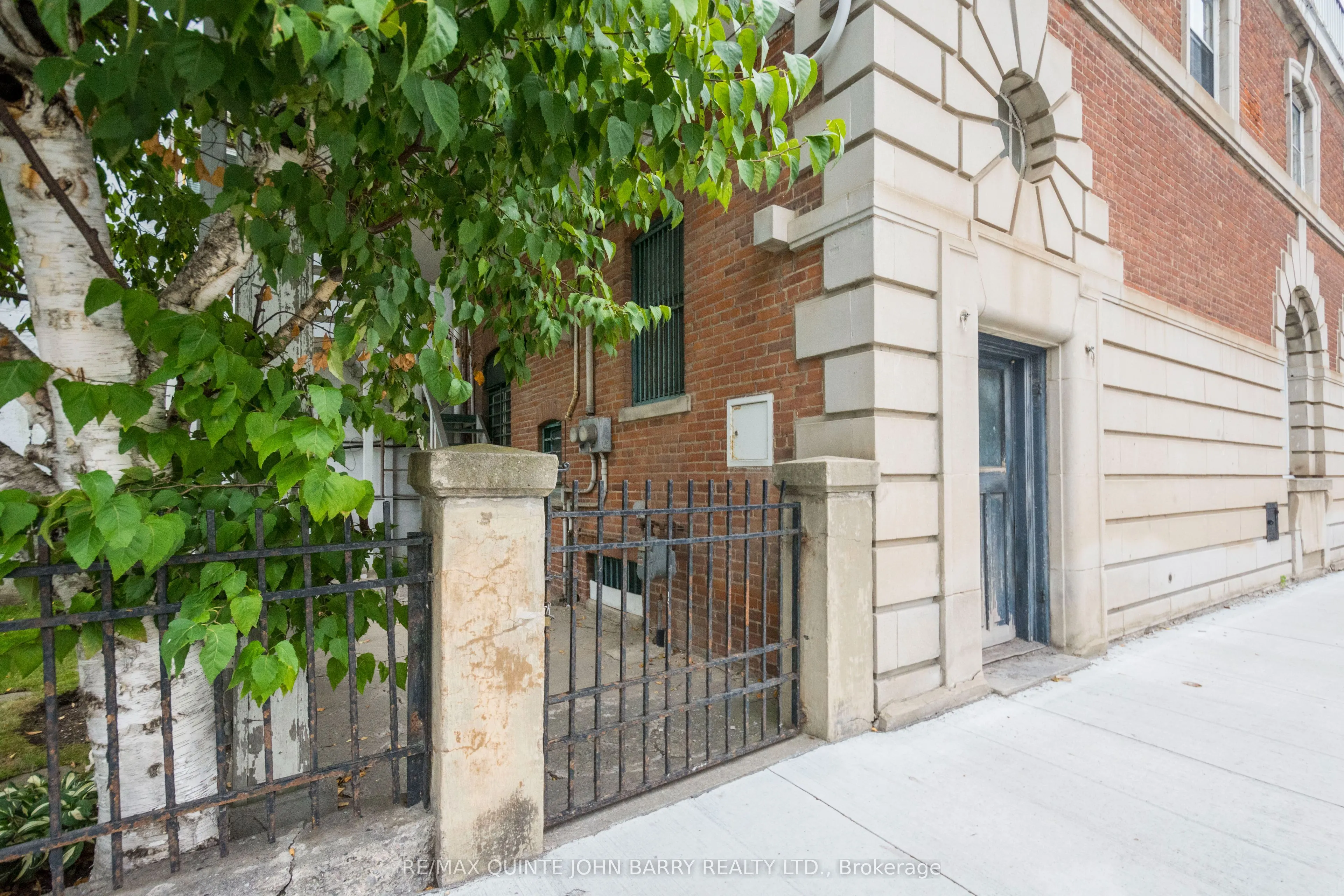 2 Mill Street