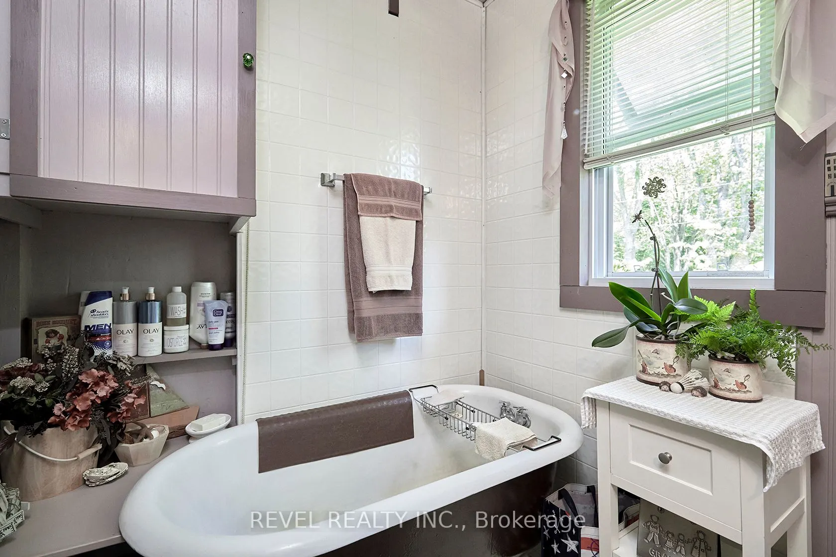 1017 Wonder Beach Road