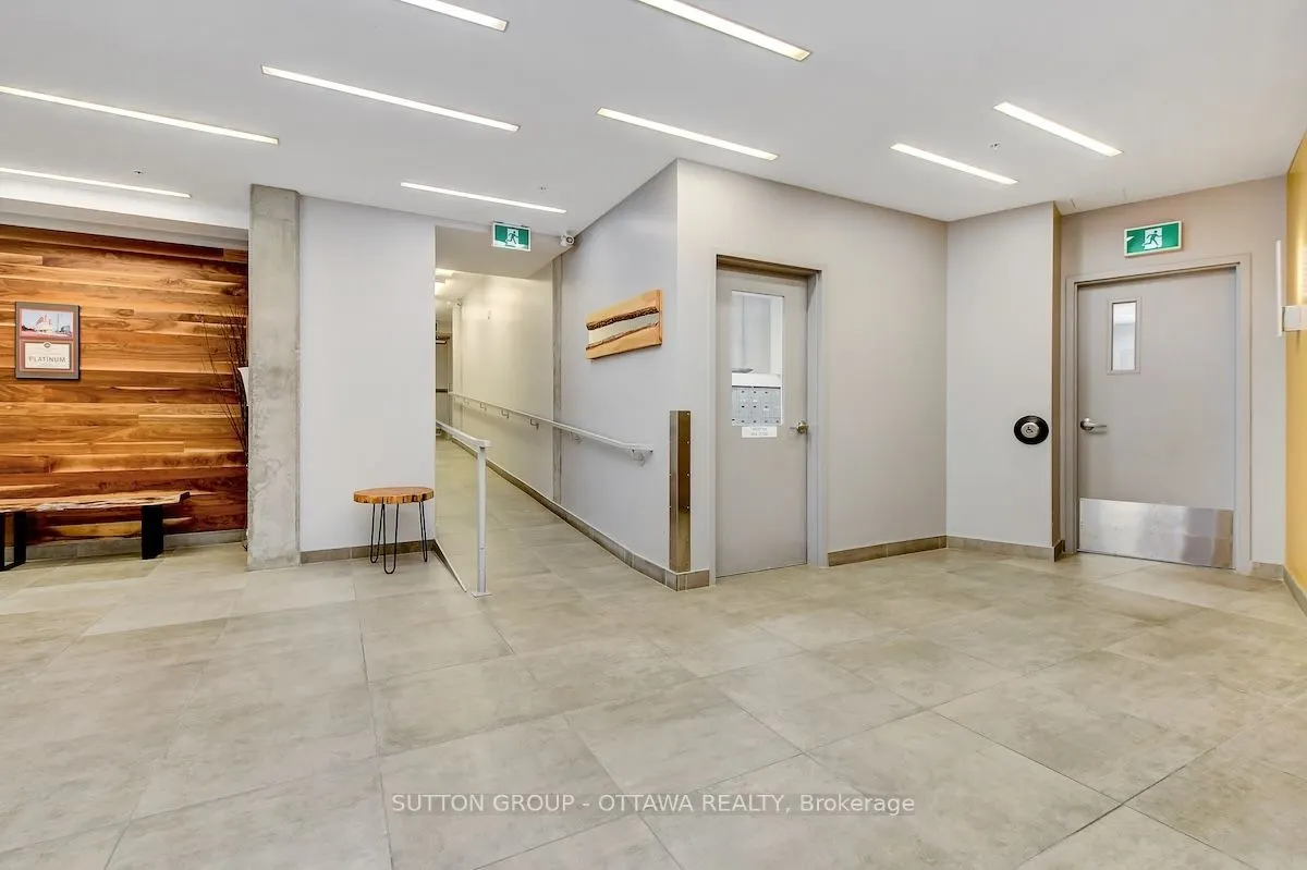 1000 Wellington Street W, #308