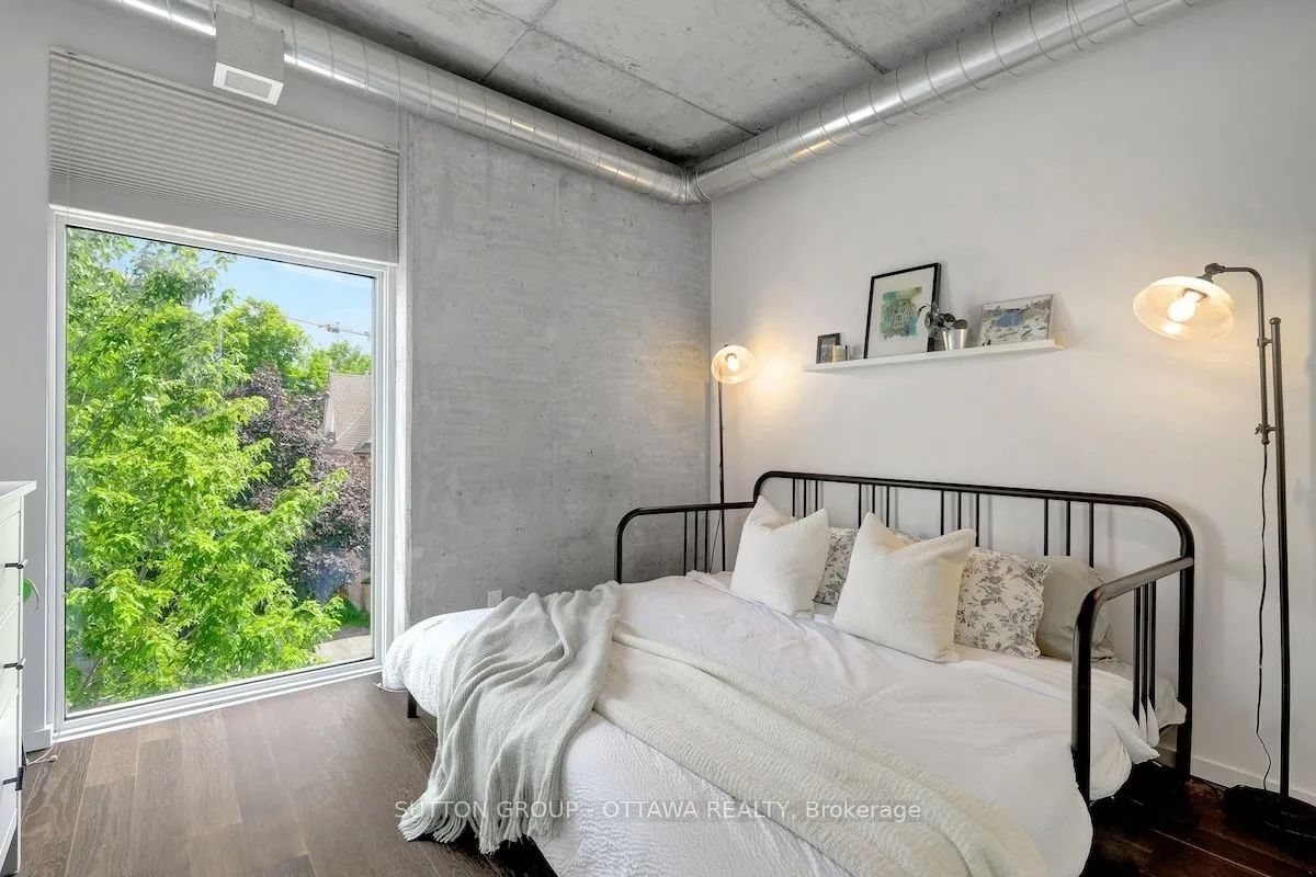 1000 Wellington Street W, #308