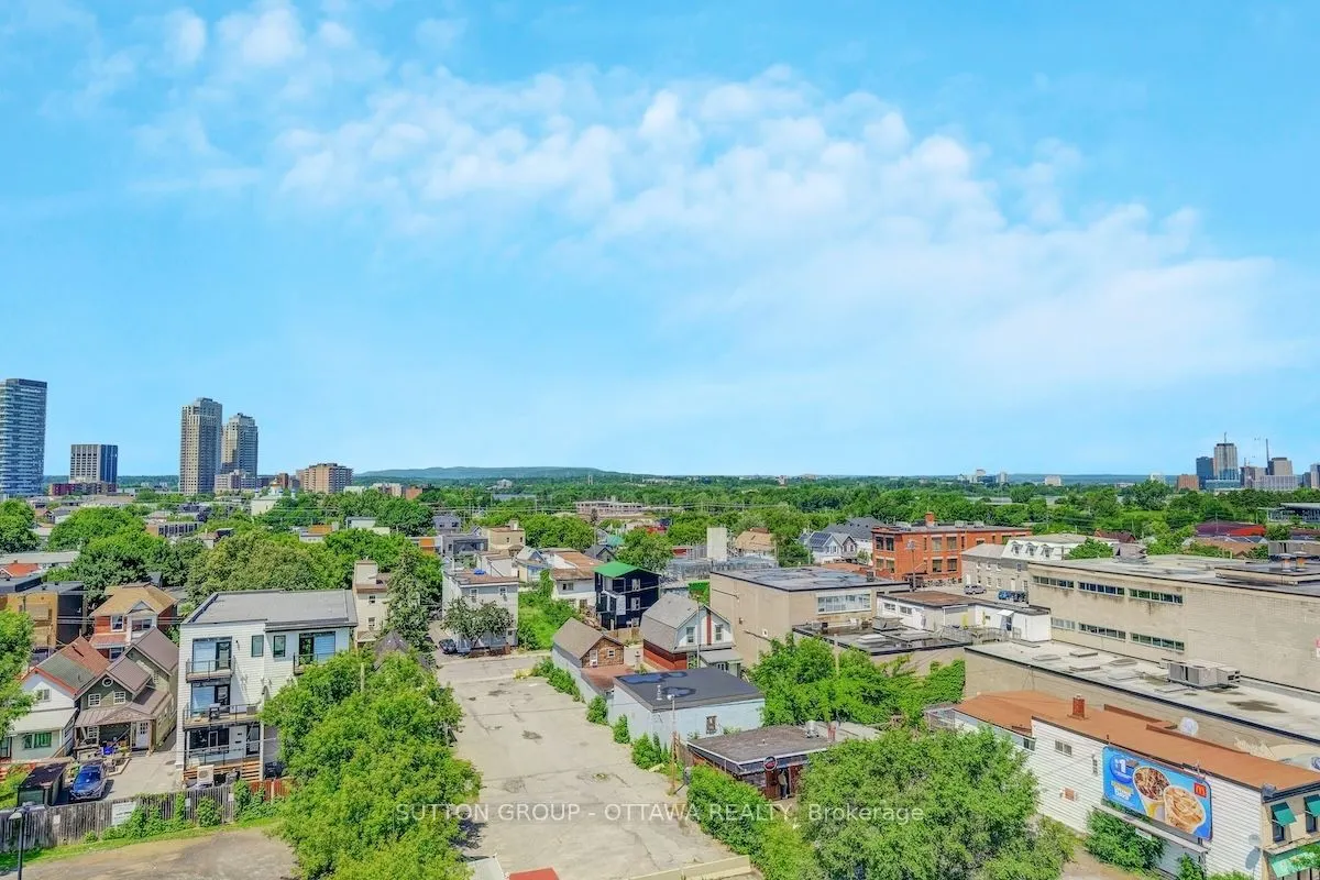 1000 Wellington Street W, #308
