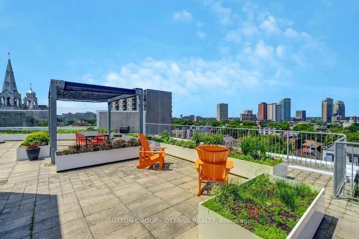 1000 Wellington Street W, #308