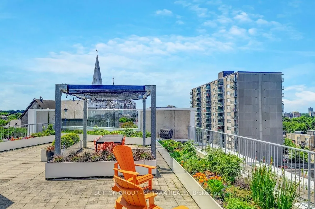 1000 Wellington Street W, #308