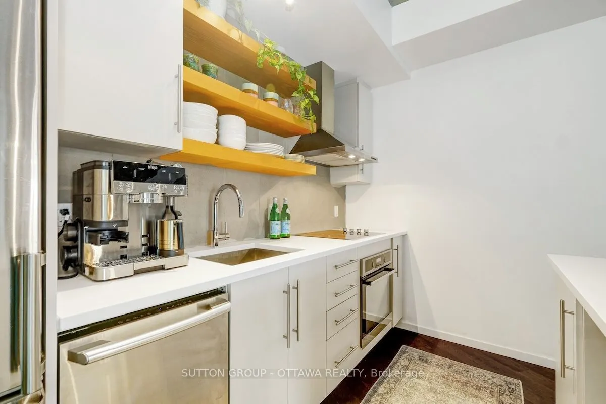 1000 Wellington Street W, #308