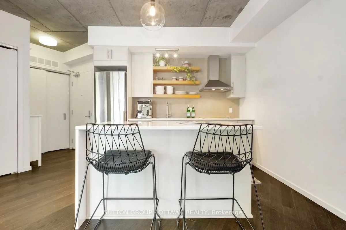 1000 Wellington Street W, #308