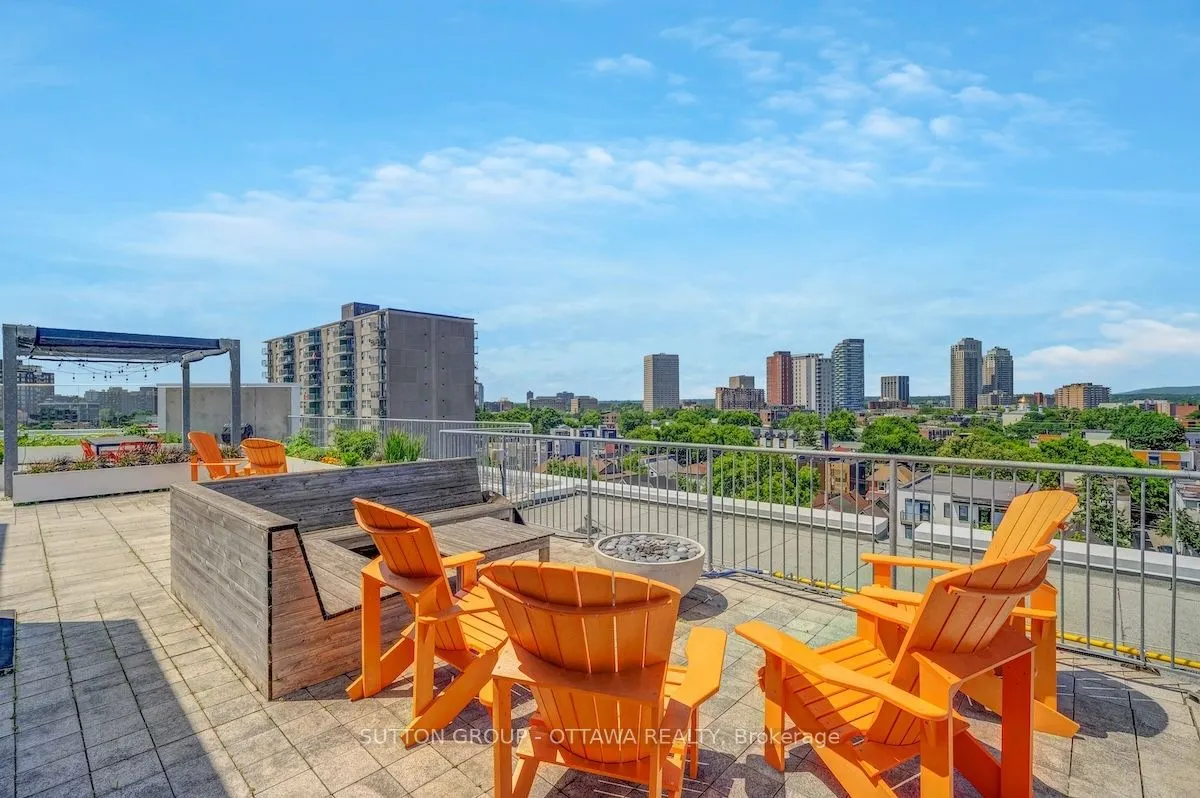 1000 Wellington Street W, #308