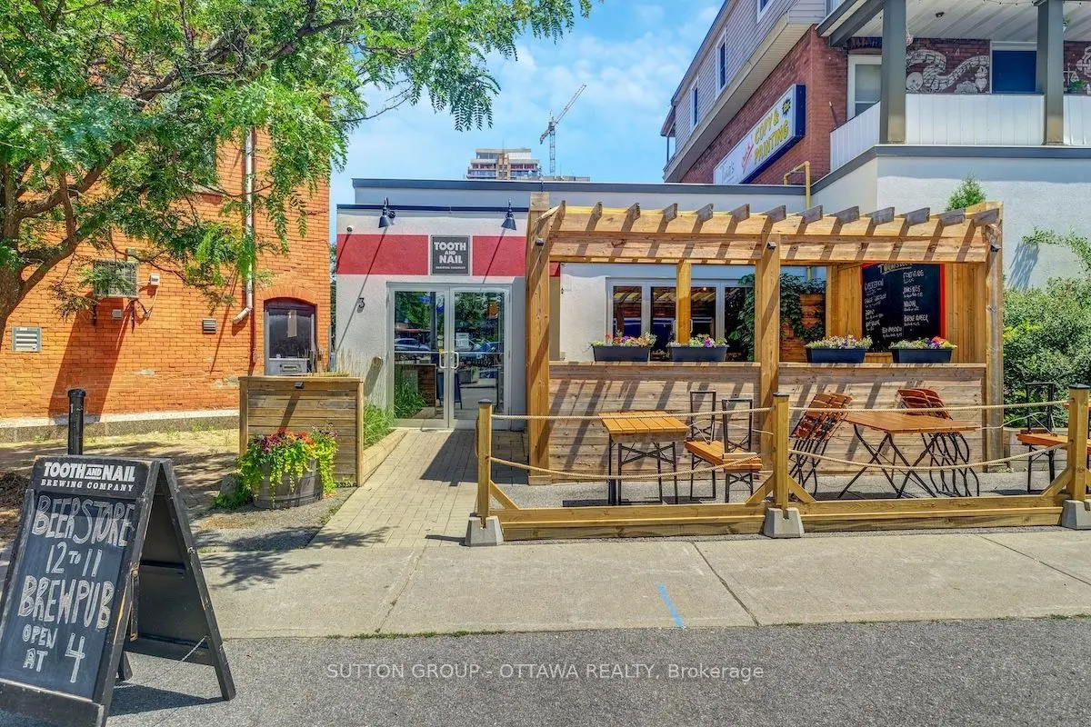 1000 Wellington Street W, #308
