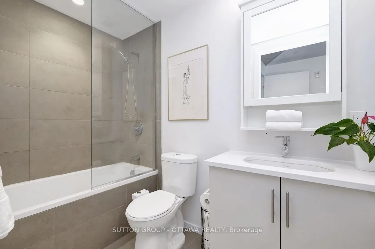 1000 Wellington Street W, #308