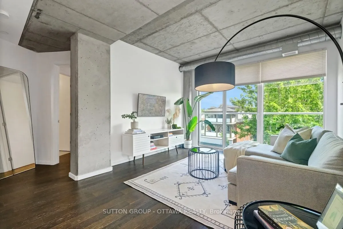 1000 Wellington Street W, #308