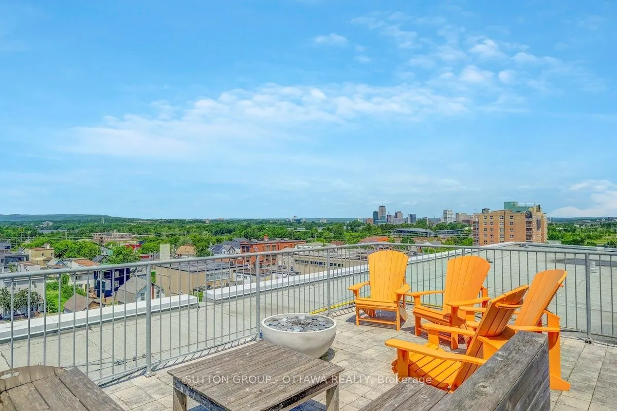 1000 Wellington Street W, #308