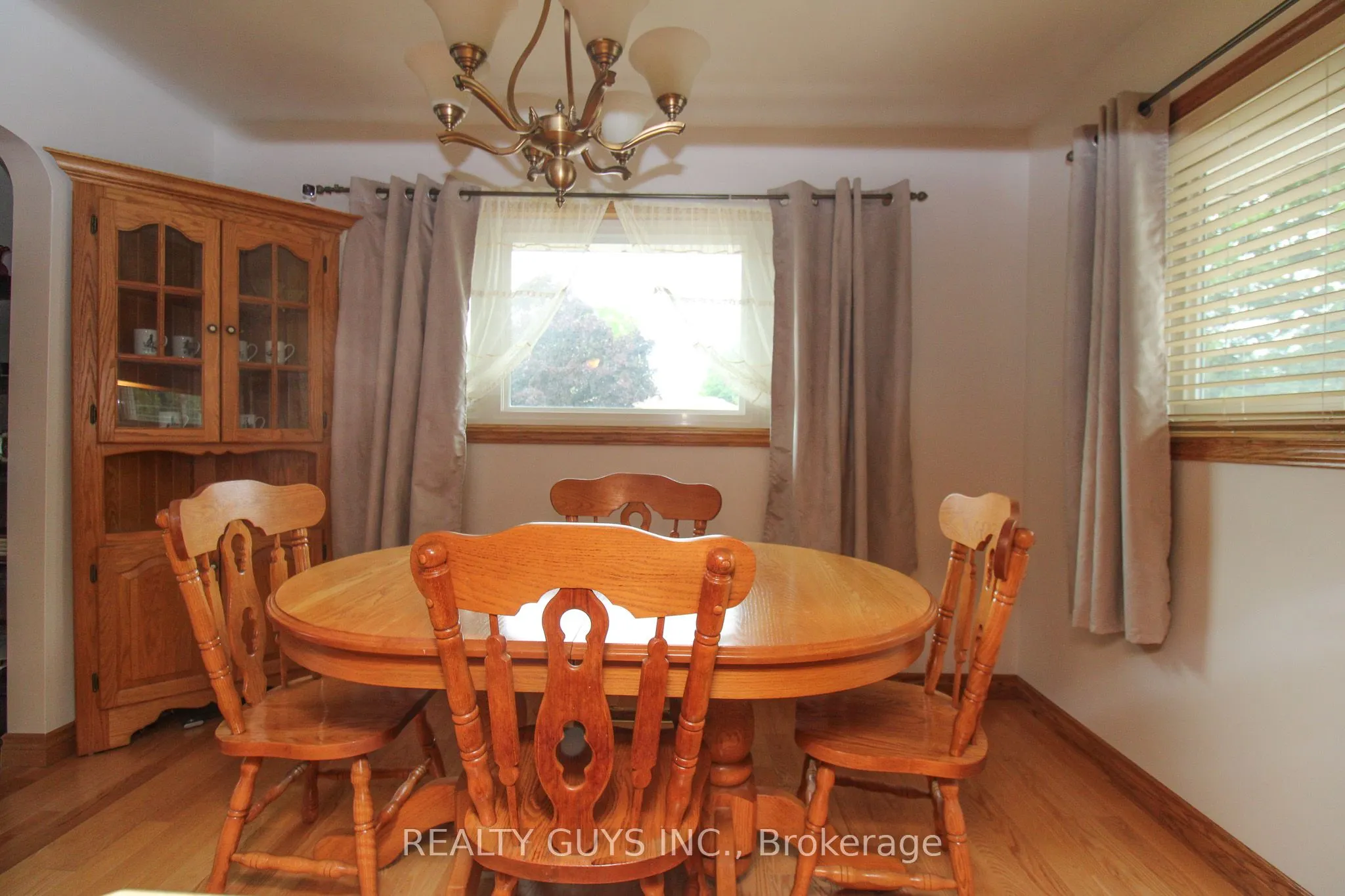 1066 Glebemount Crescent
