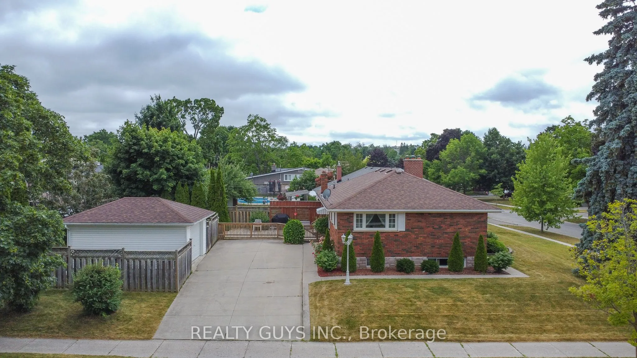 1066 Glebemount Crescent