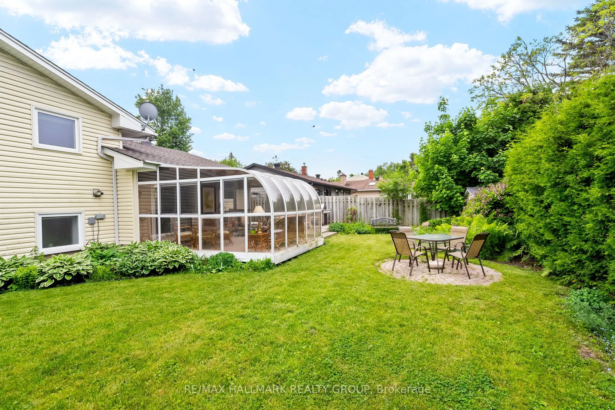 2143 Hubbard Crescent
