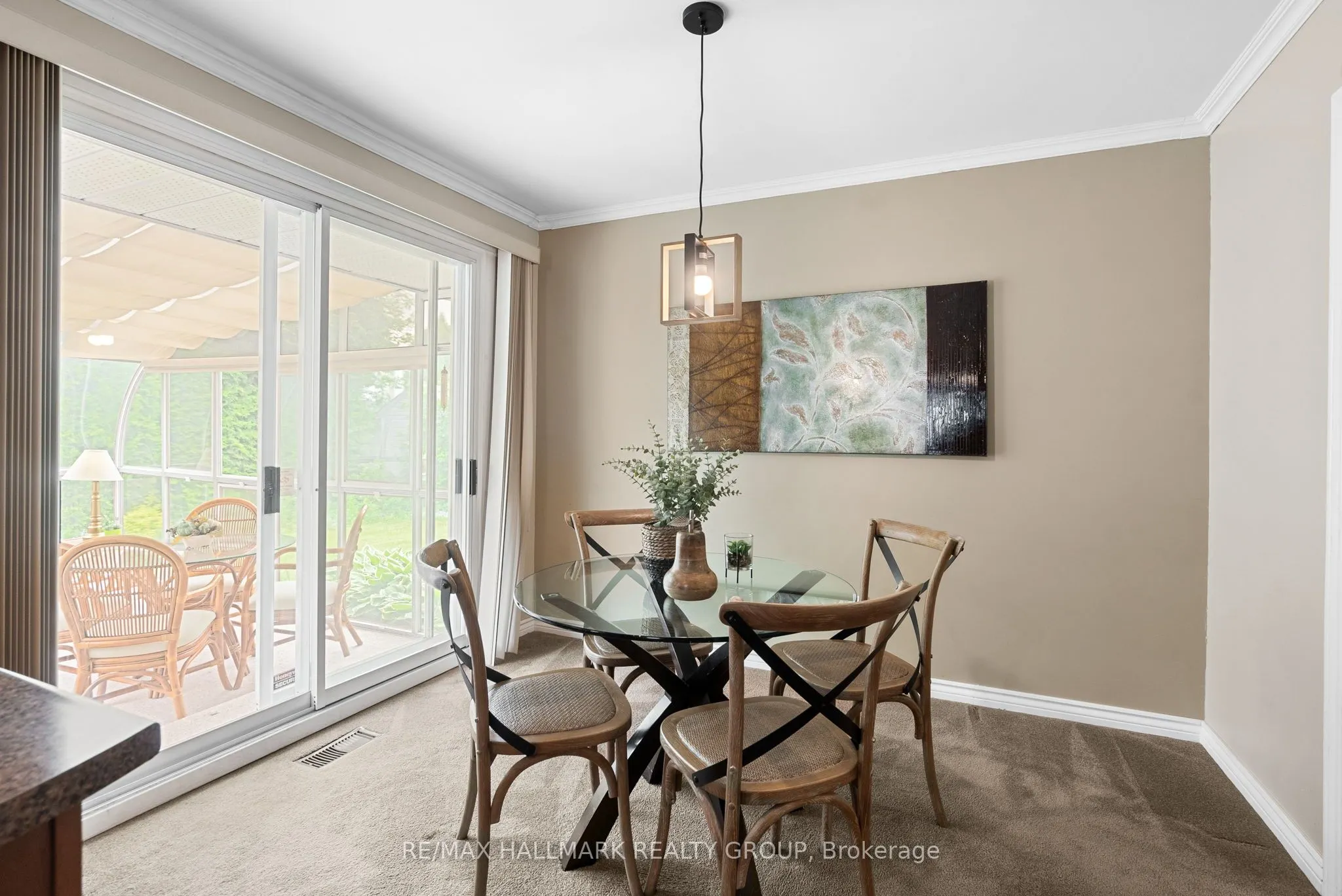 2143 Hubbard Crescent