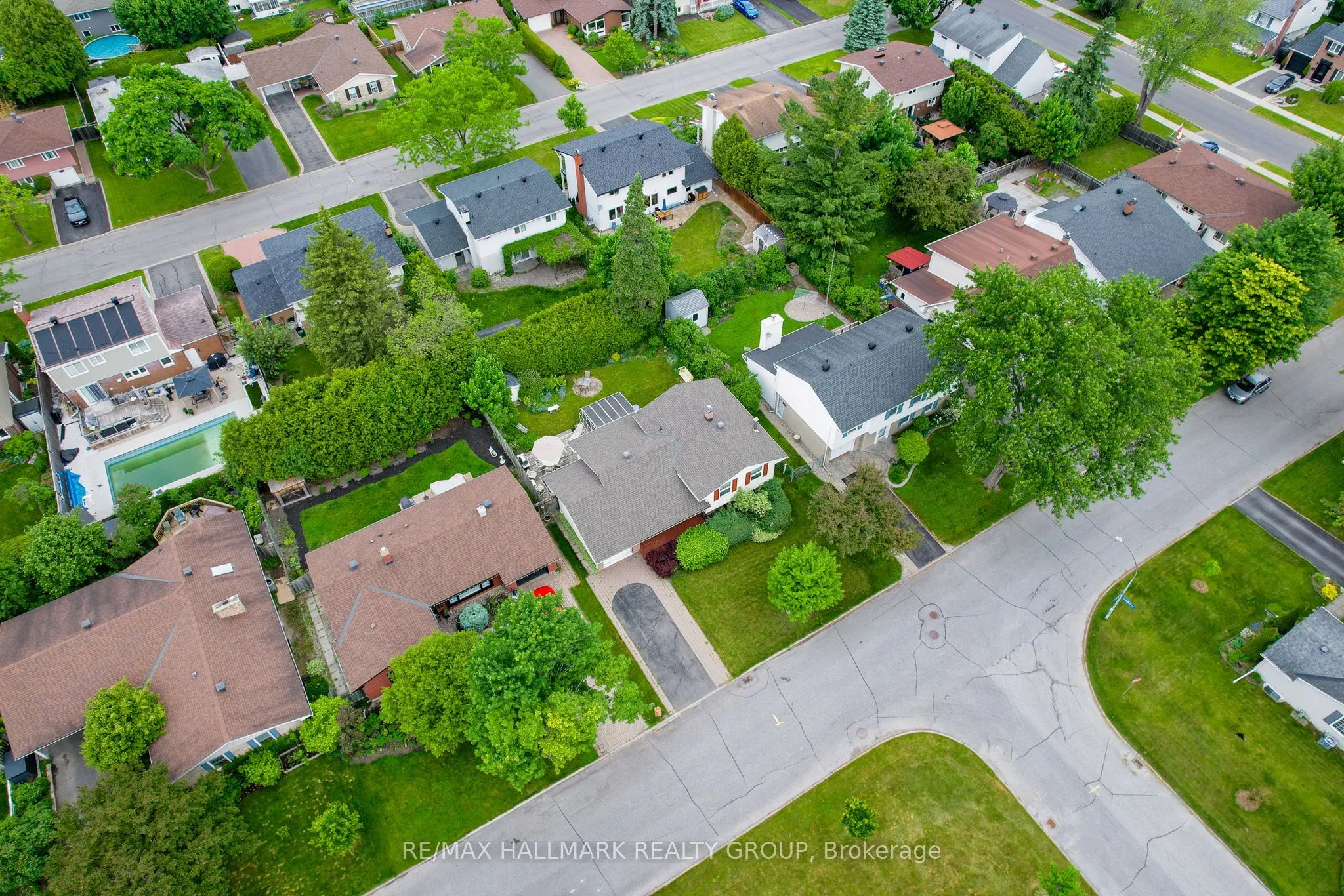 2143 Hubbard Crescent
