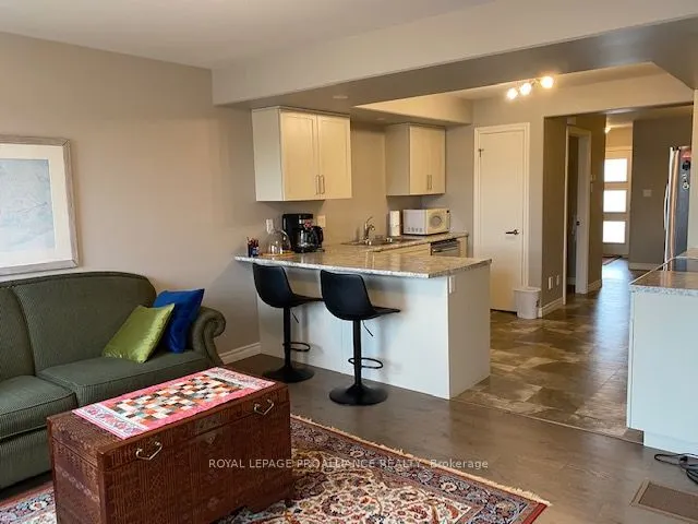 5 Ridgeway Place