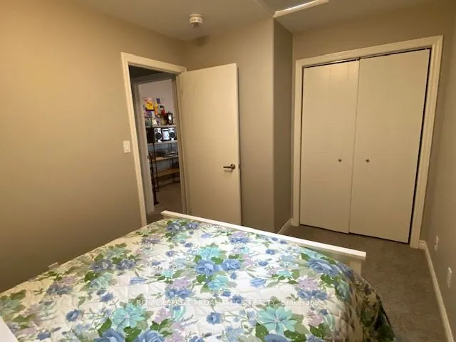 5 Ridgeway Place