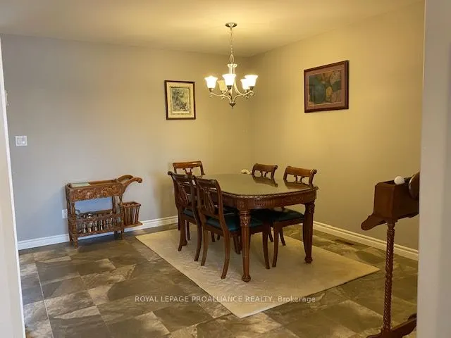5 Ridgeway Place