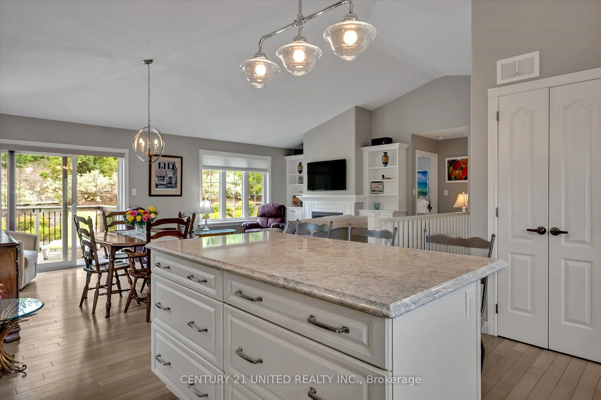 301 Carnegie Avenue, #194