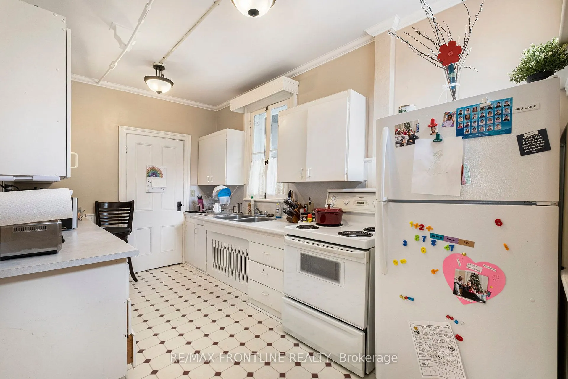 38 Drummond Street W
