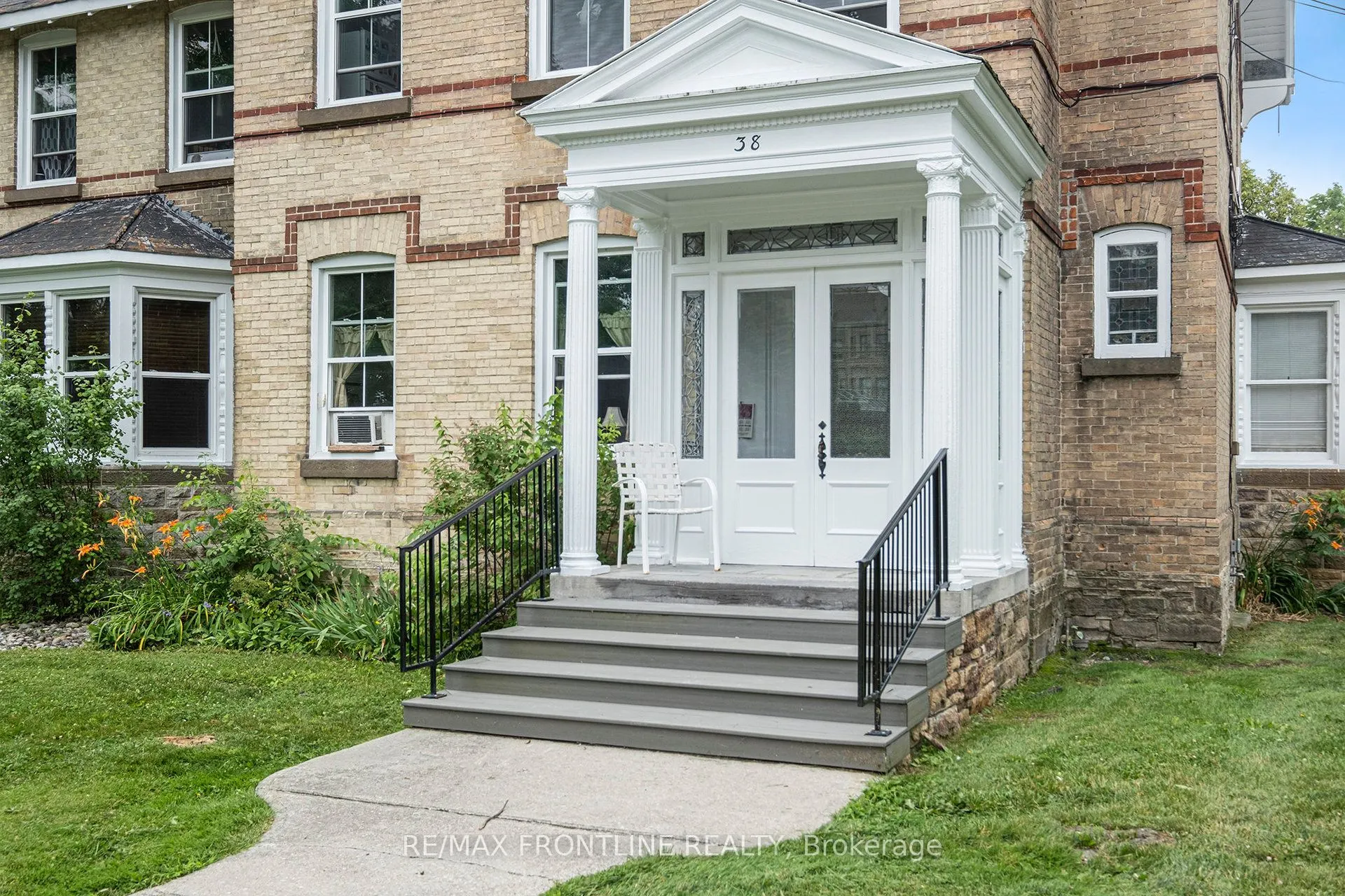38 Drummond Street W