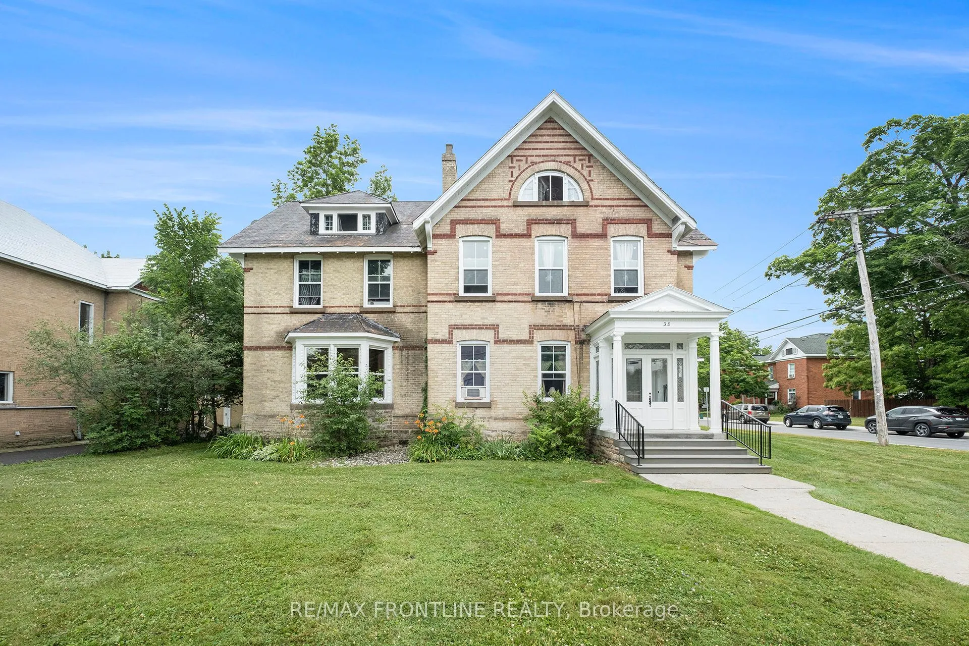 38 Drummond Street W