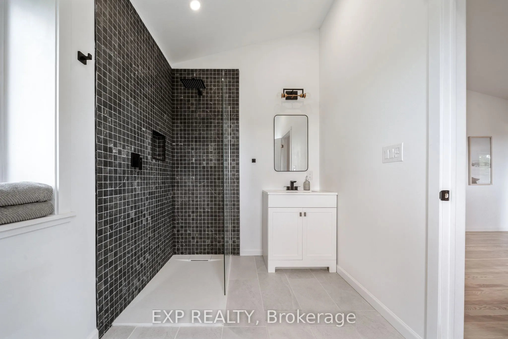 2452 County Rd 4