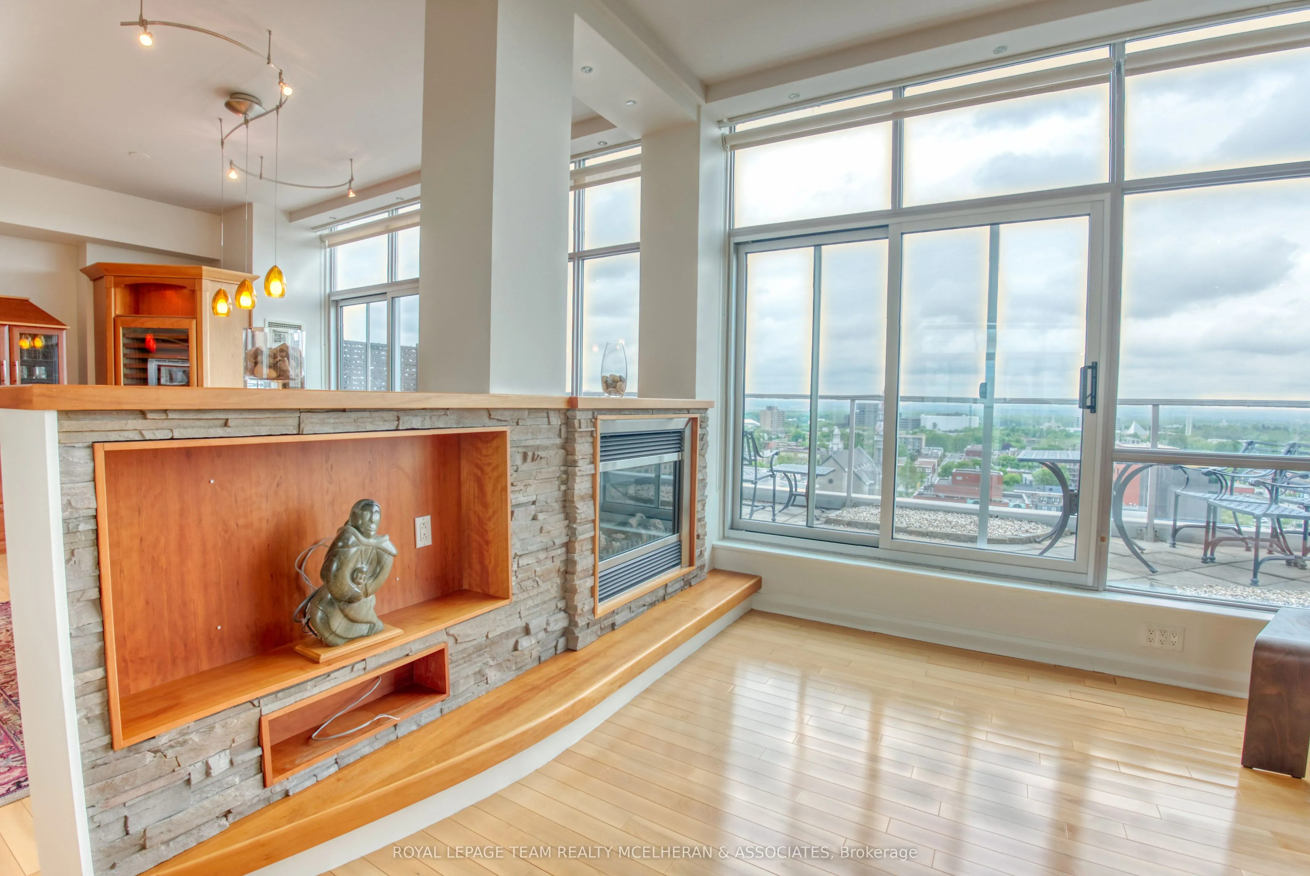 180 York Street, #1402