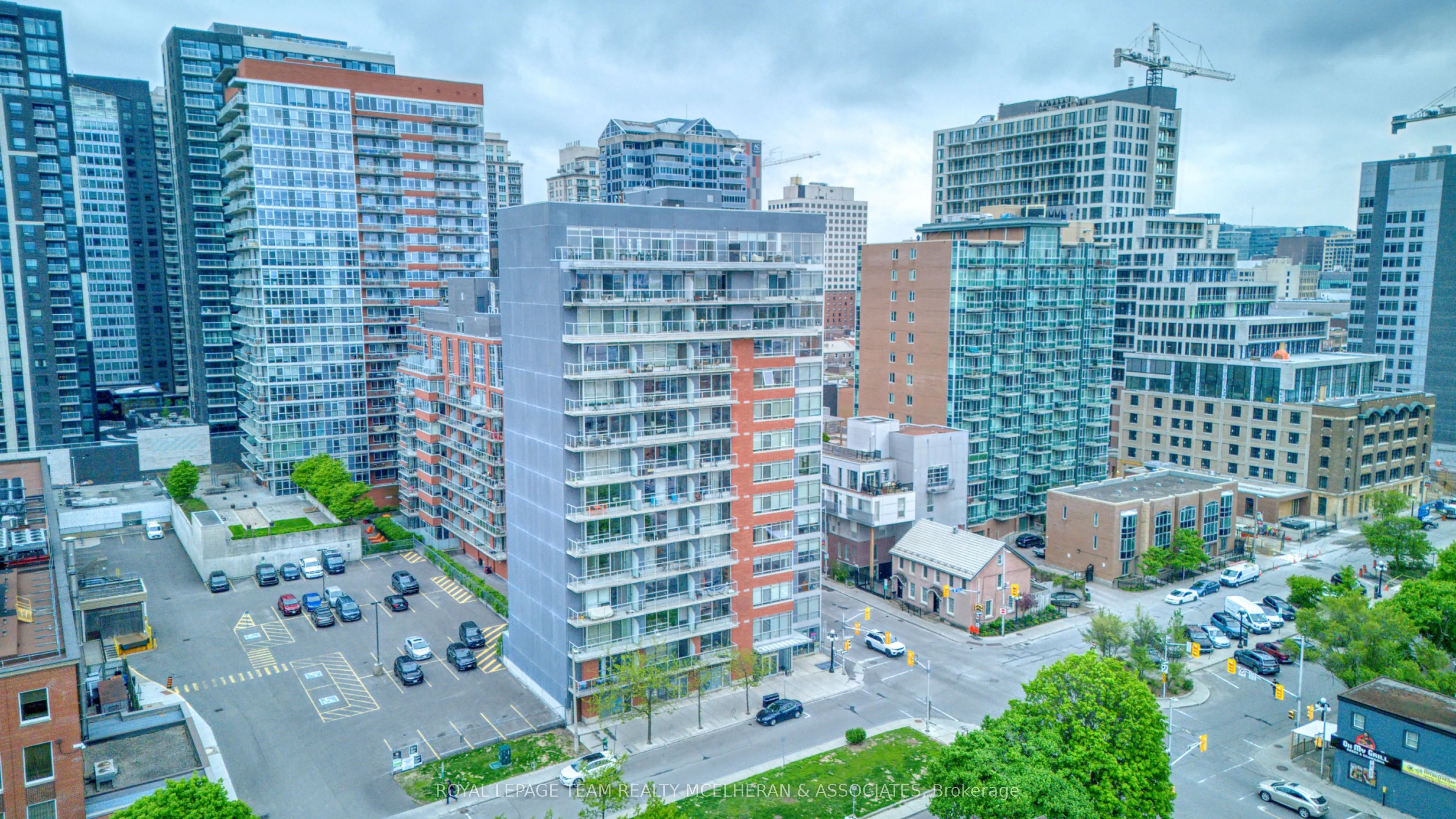 180 York Street, #1402