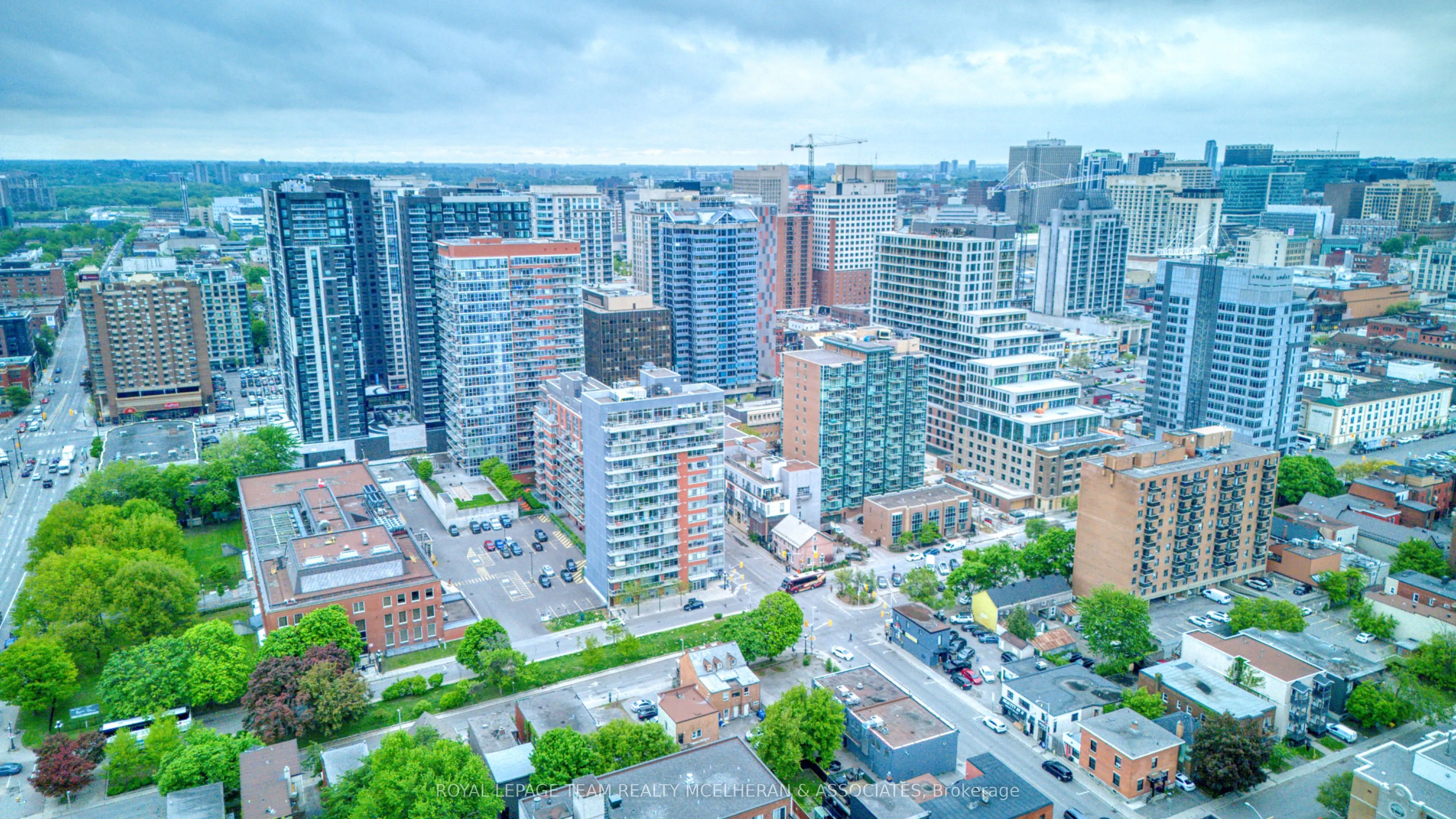 180 York Street, #1402