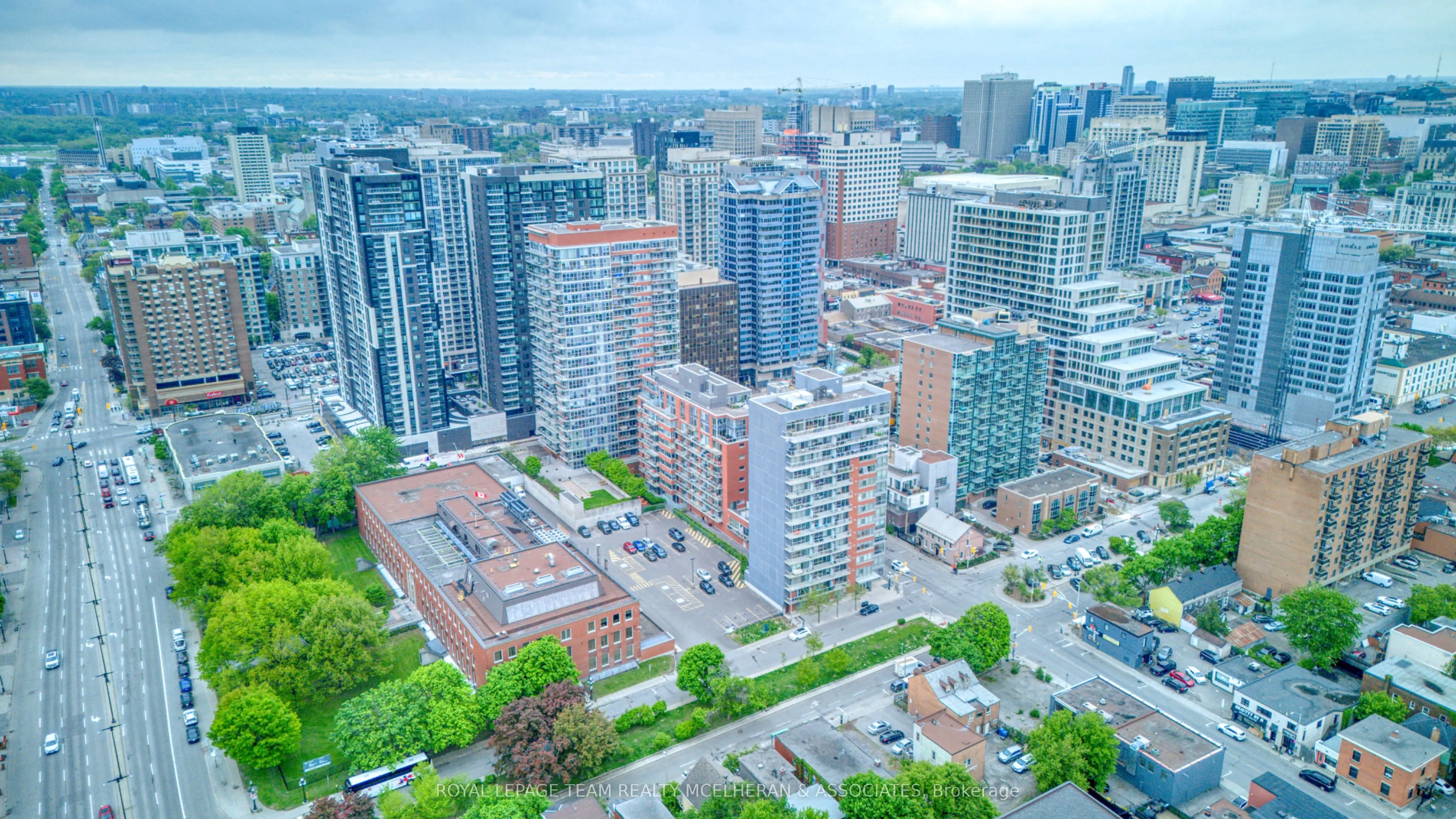180 York Street, #1402