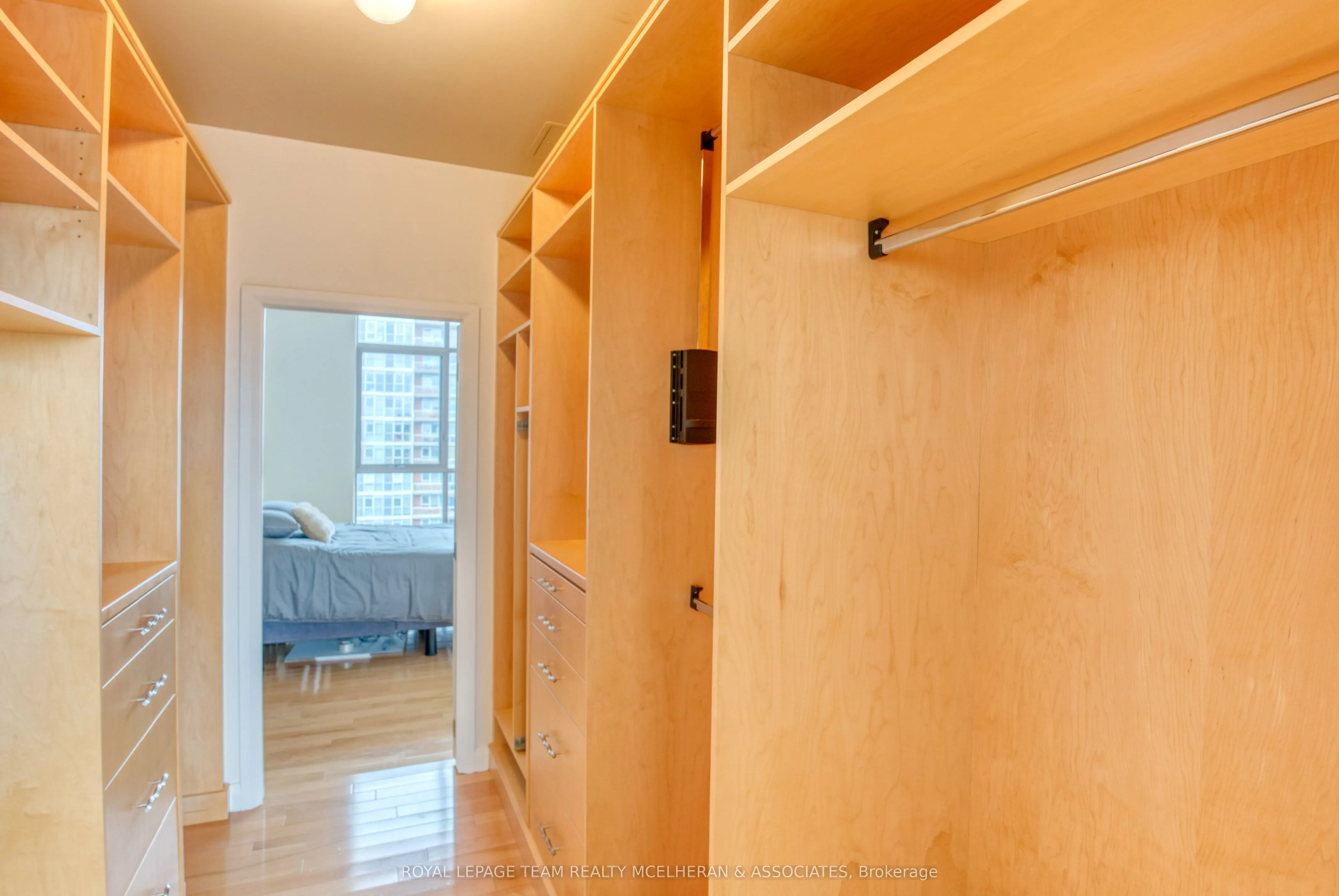 180 York Street, #1402