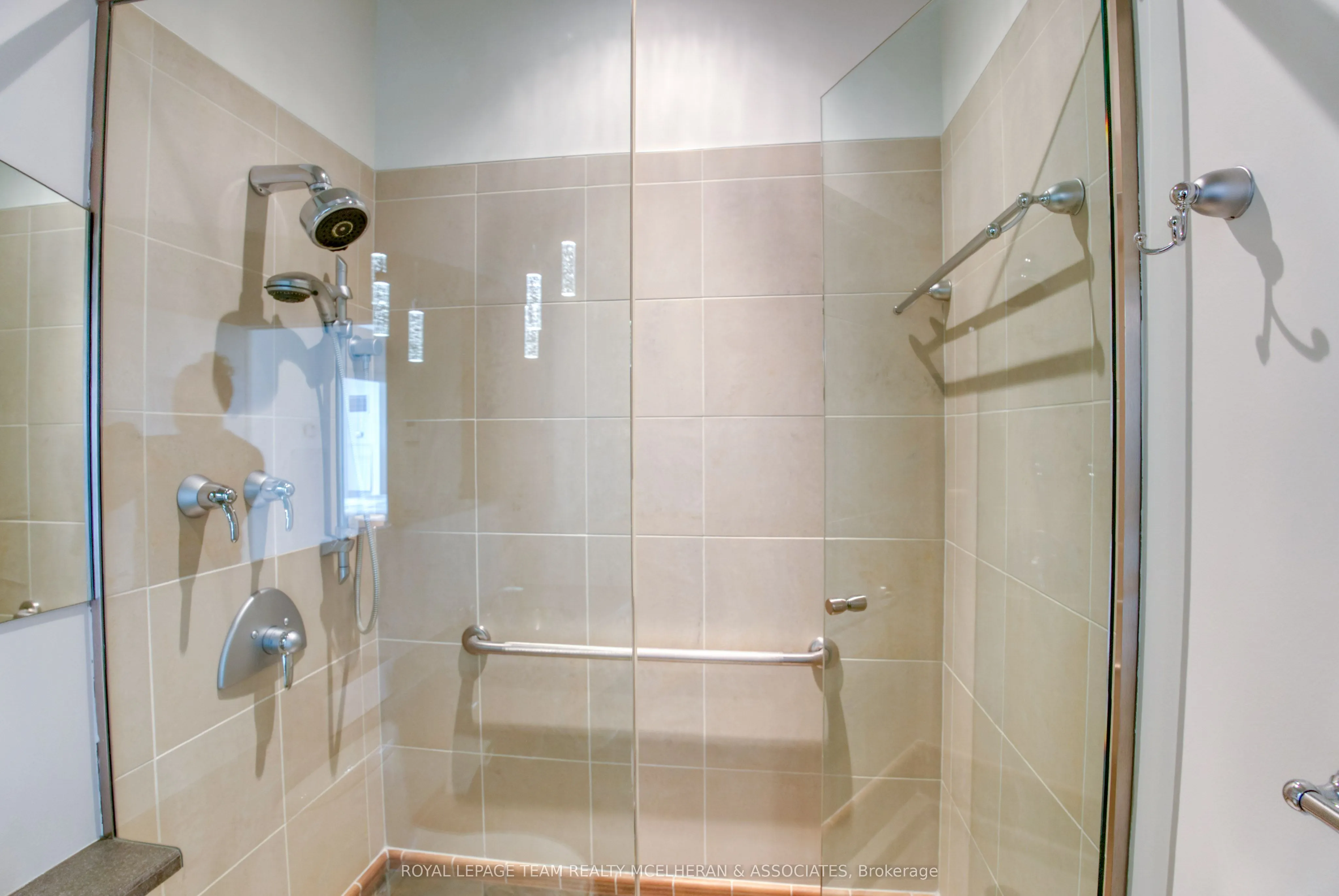 180 York Street, #1402