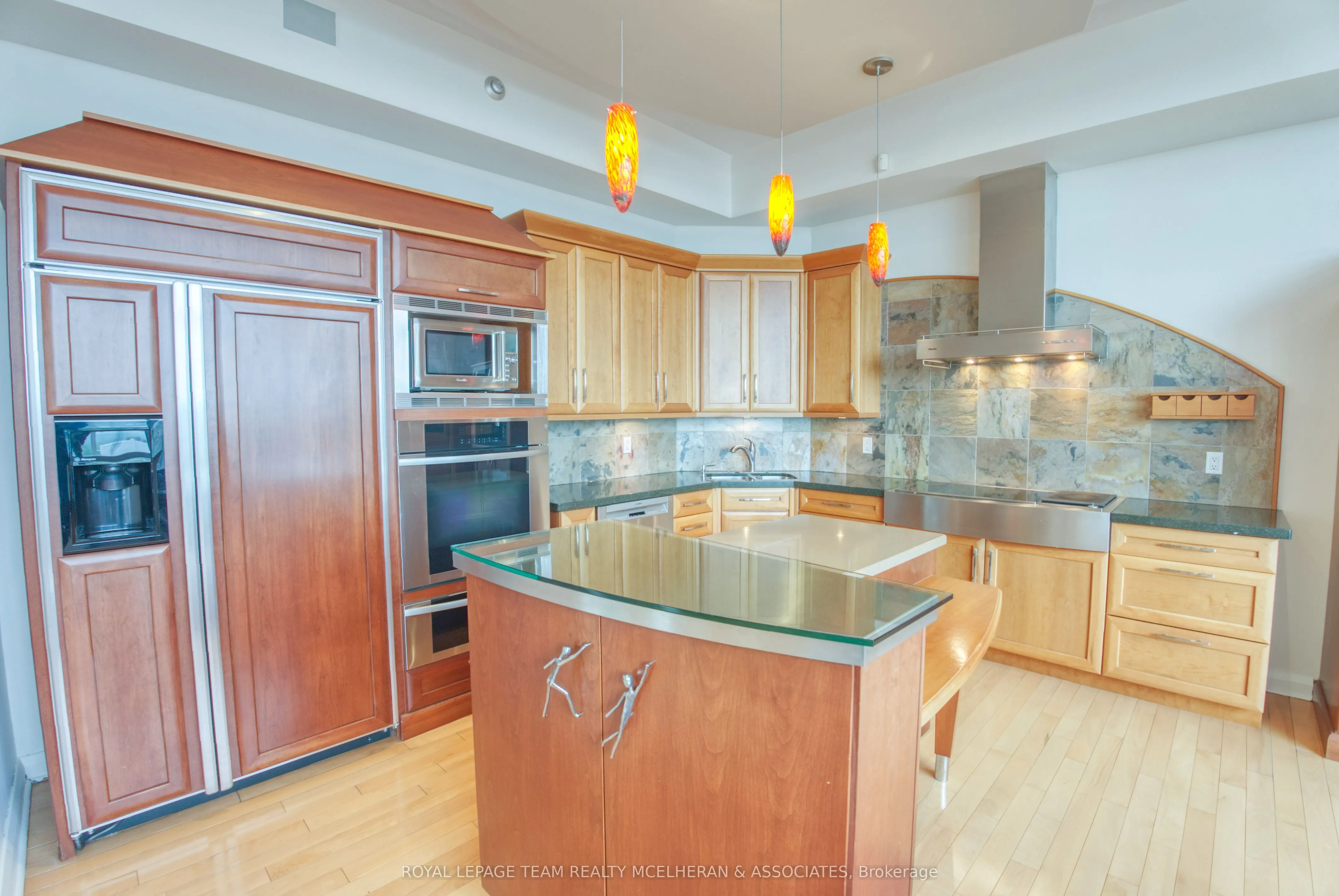 180 York Street, #1402