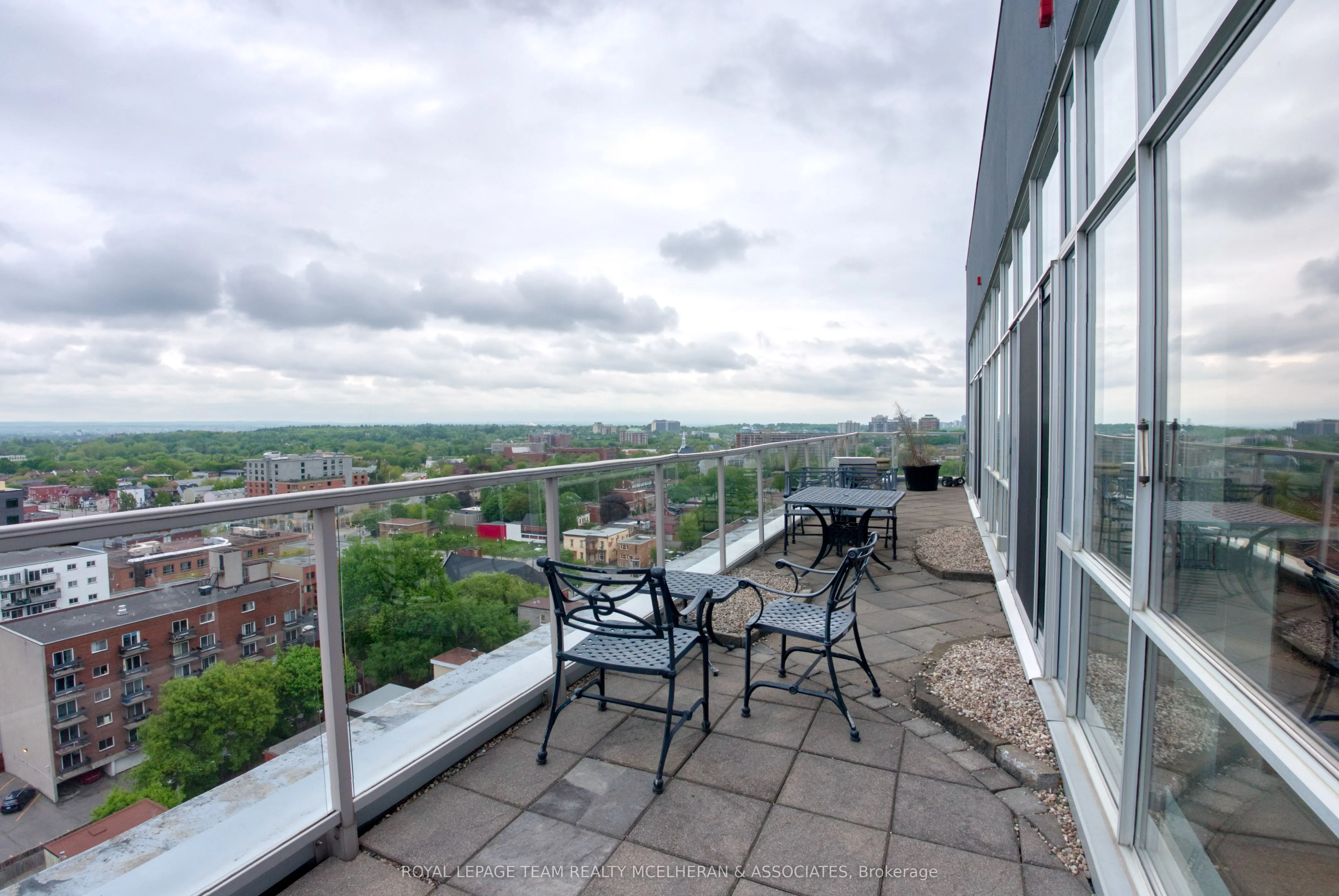 180 York Street, #1402