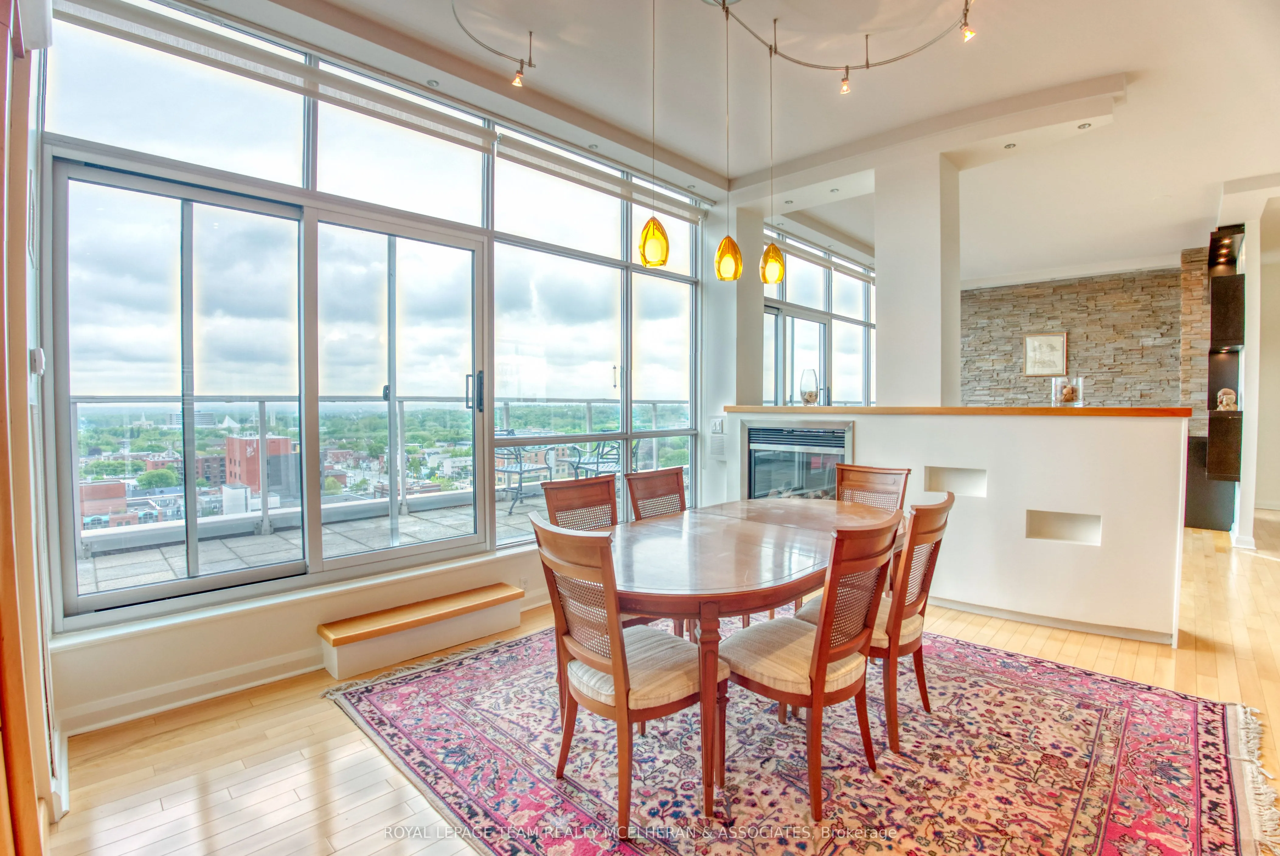 180 York Street, #1402
