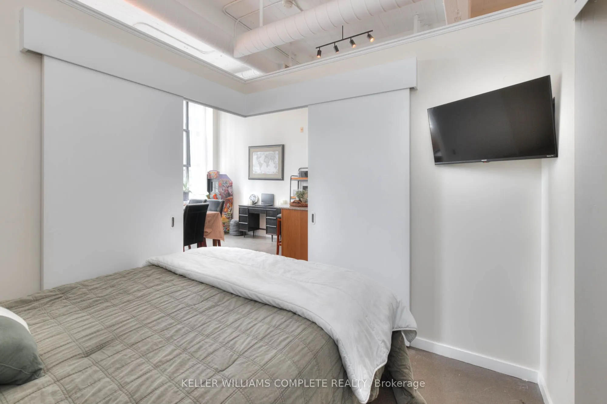 410 King Street W, #108