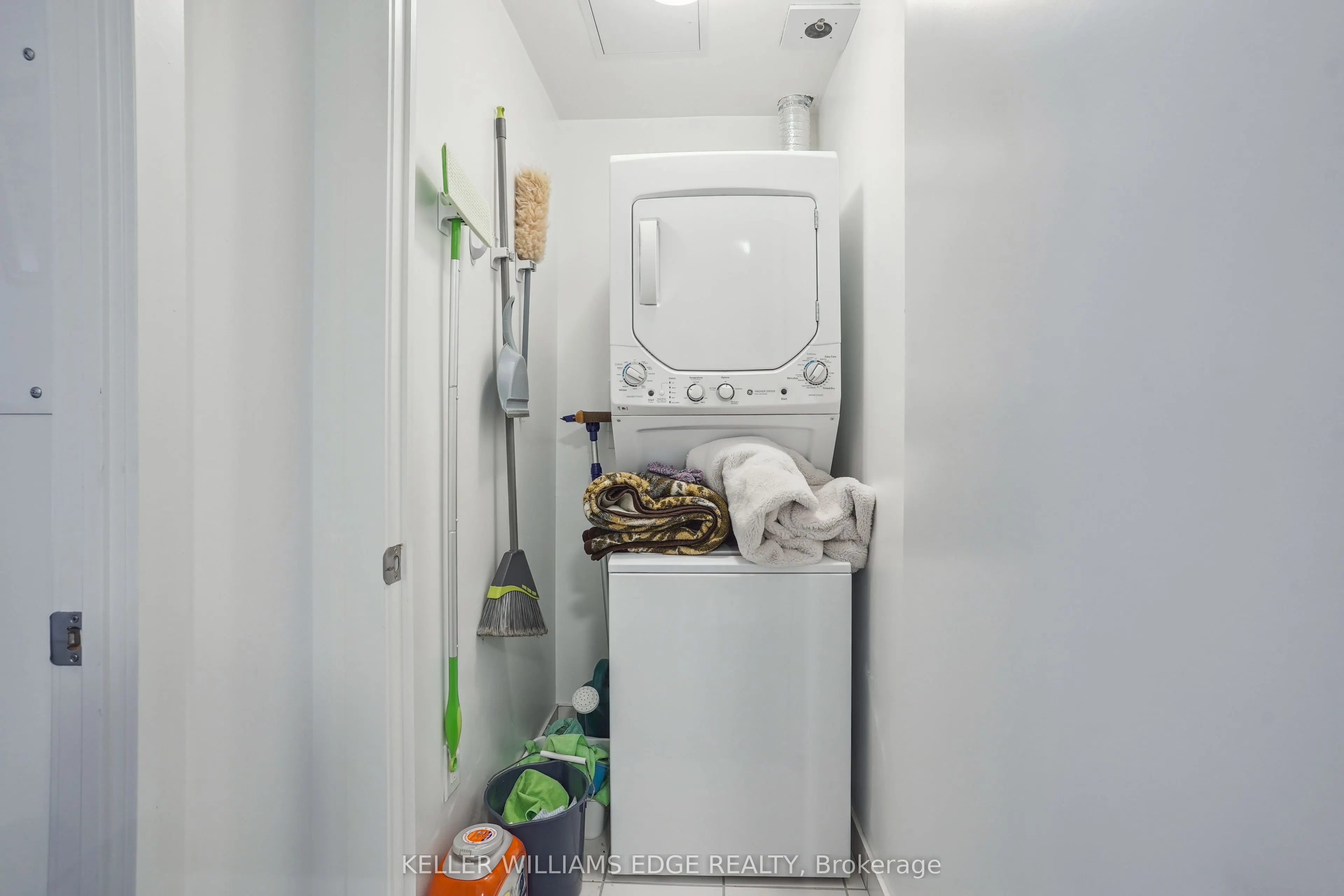550 North Service Road, #309