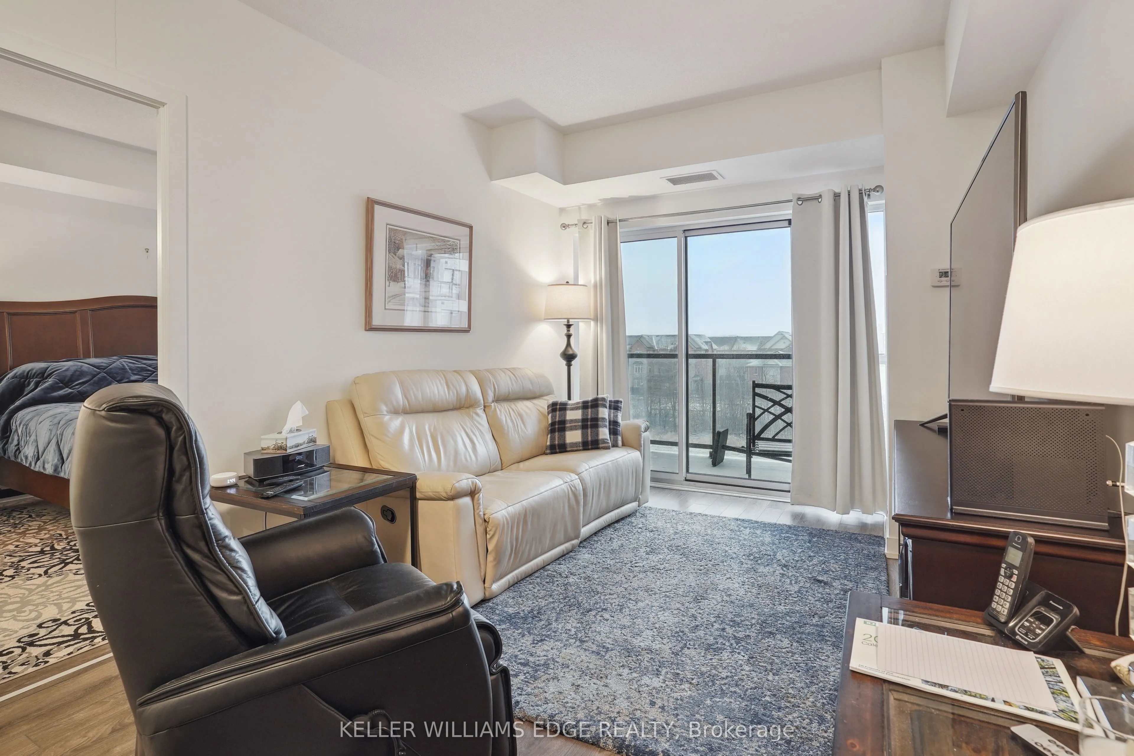 550 North Service Road, #309