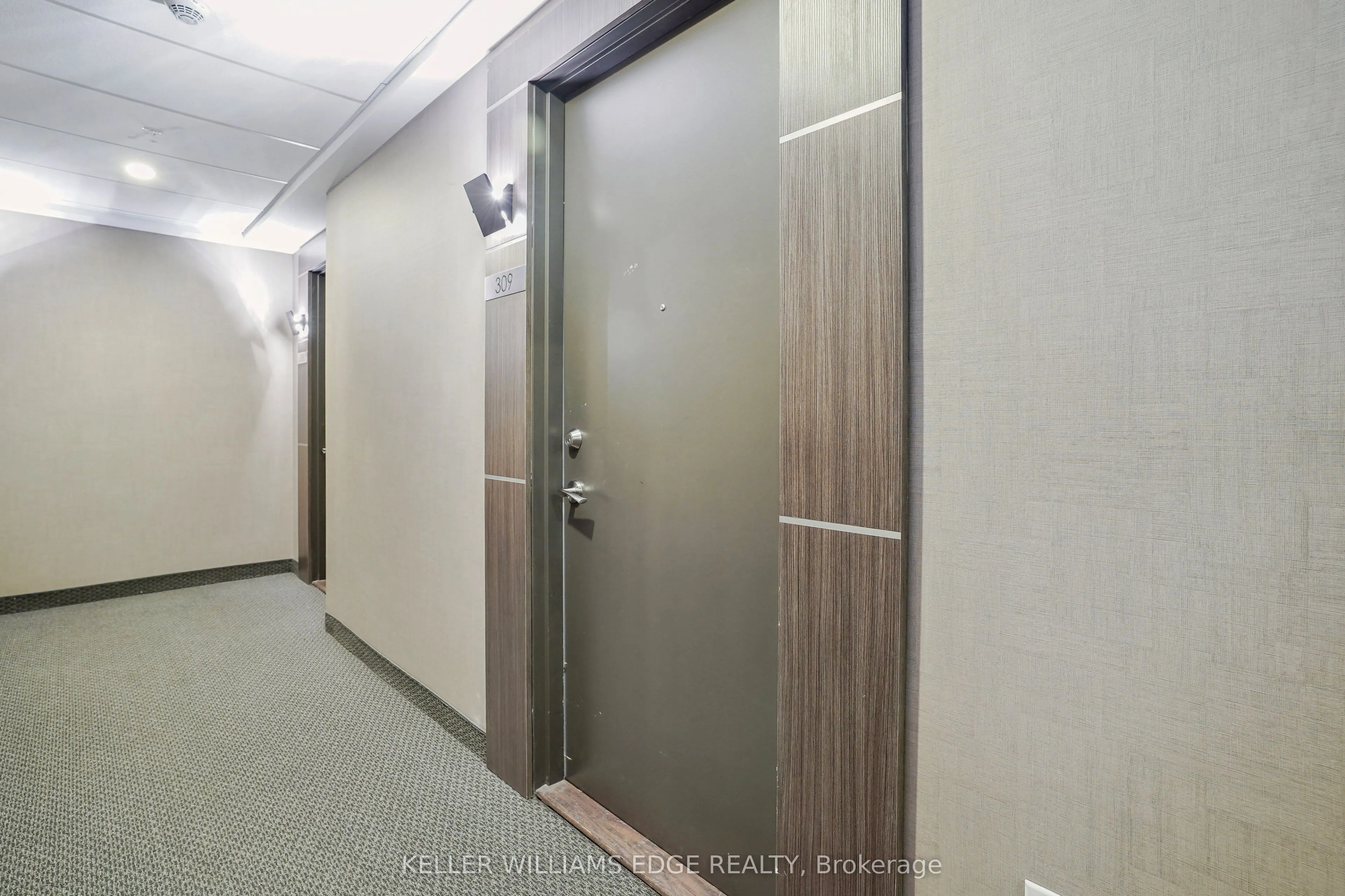 550 North Service Road, #309