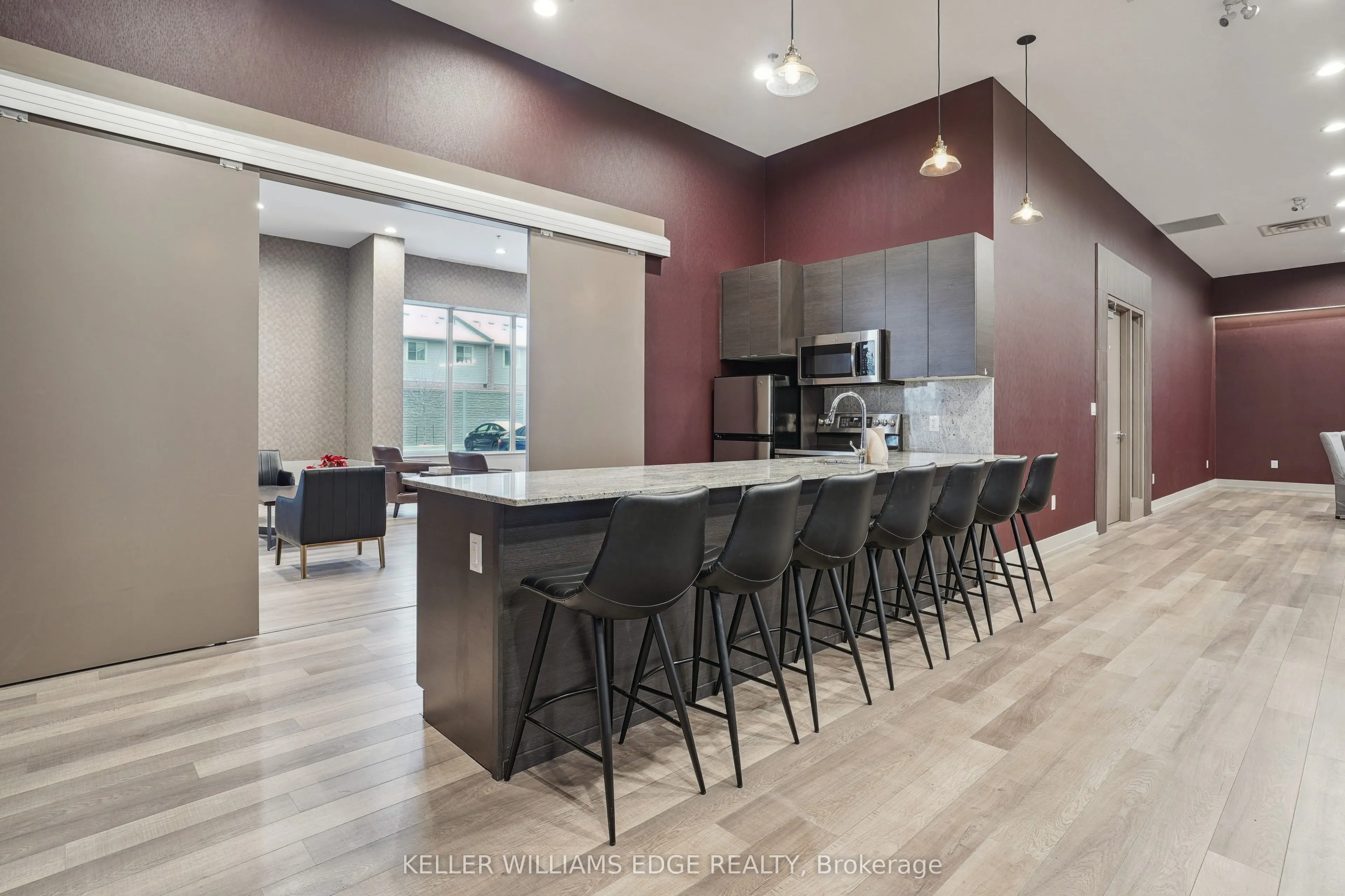 550 North Service Road, #309