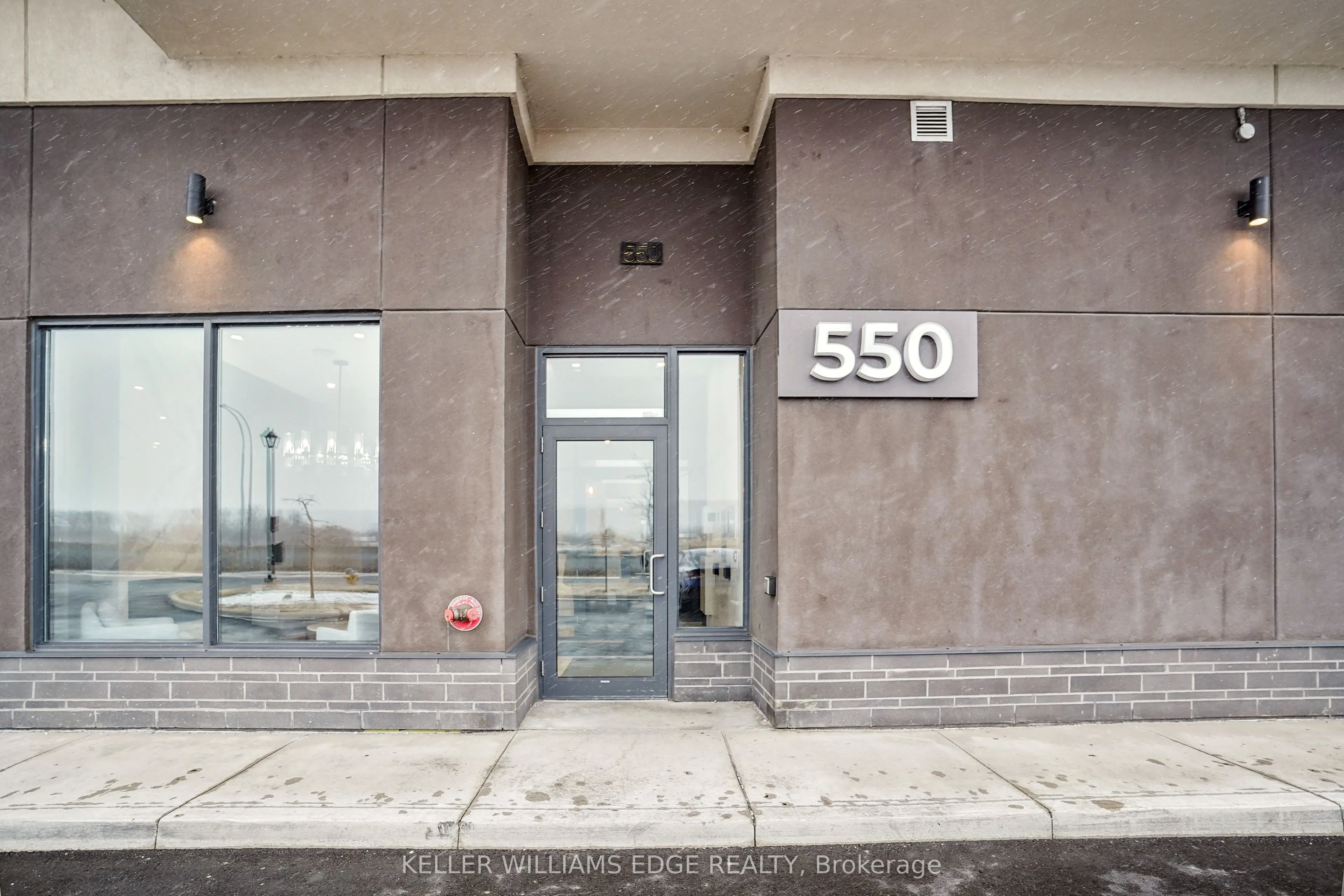 550 North Service Road, #309
