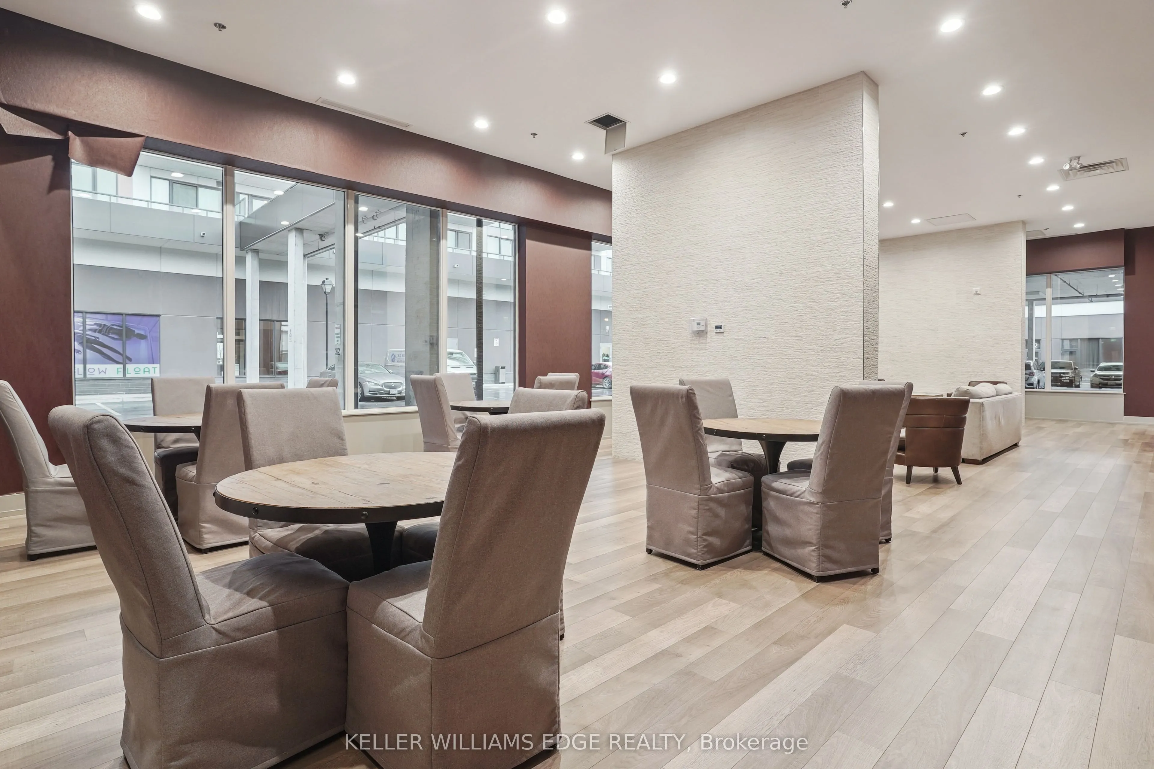 550 North Service Road, #309