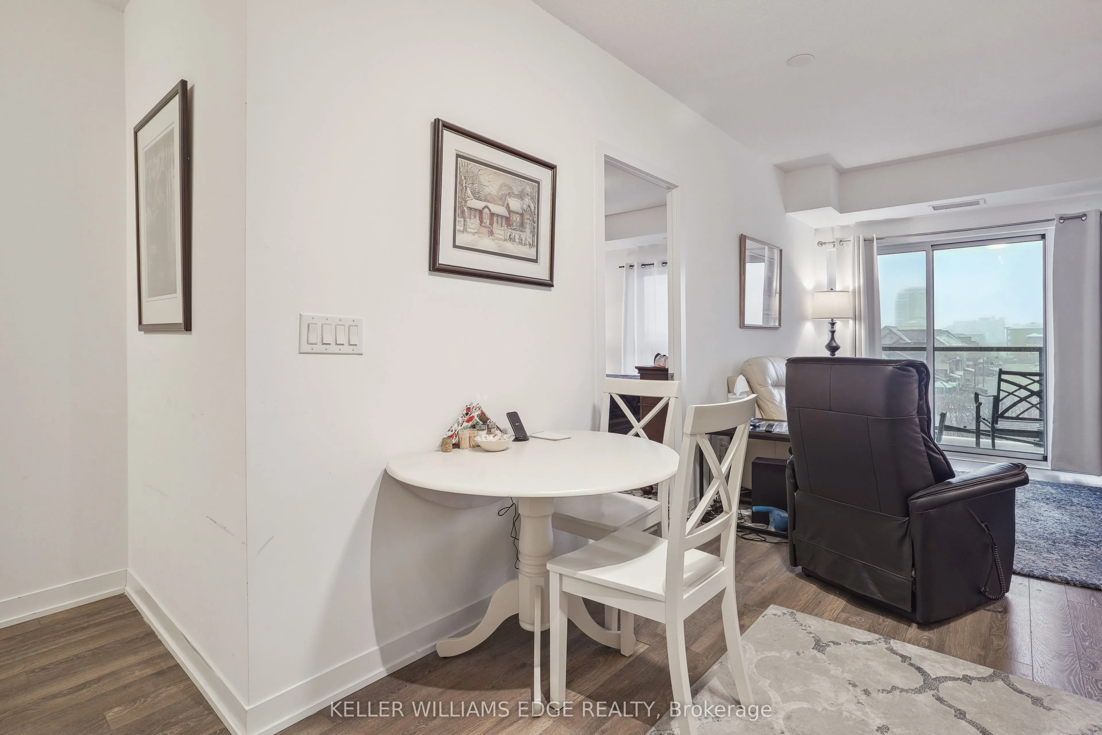 550 North Service Road, #309