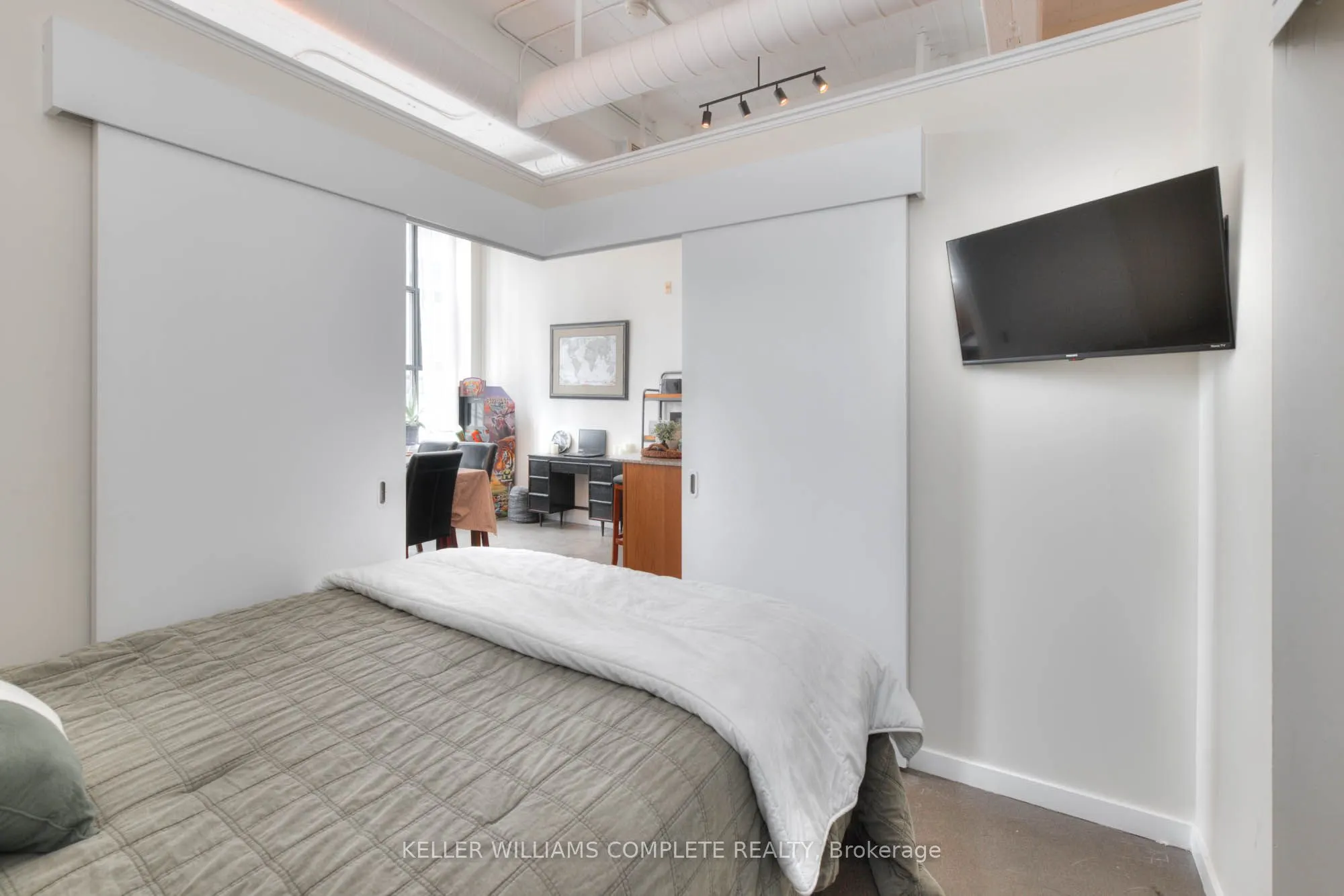 410 King Street W, #108