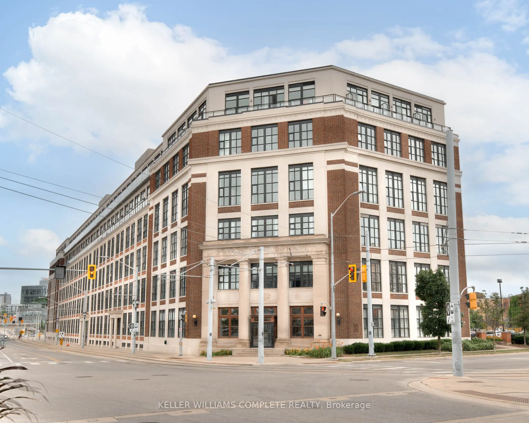 410 King Street W, #108