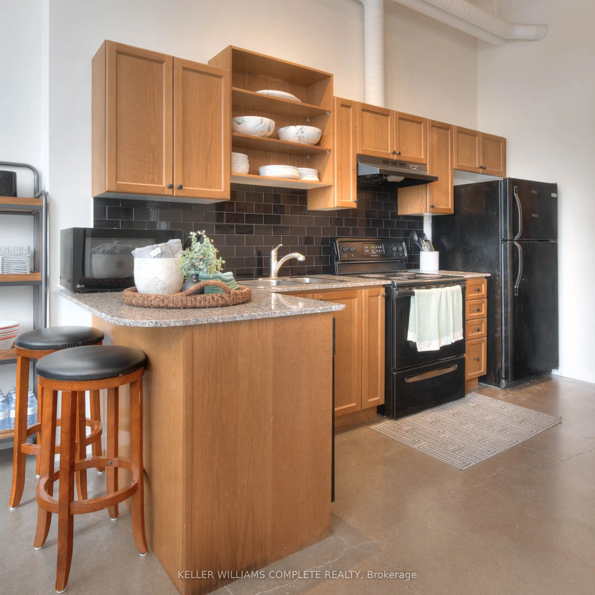 410 King Street W, #108