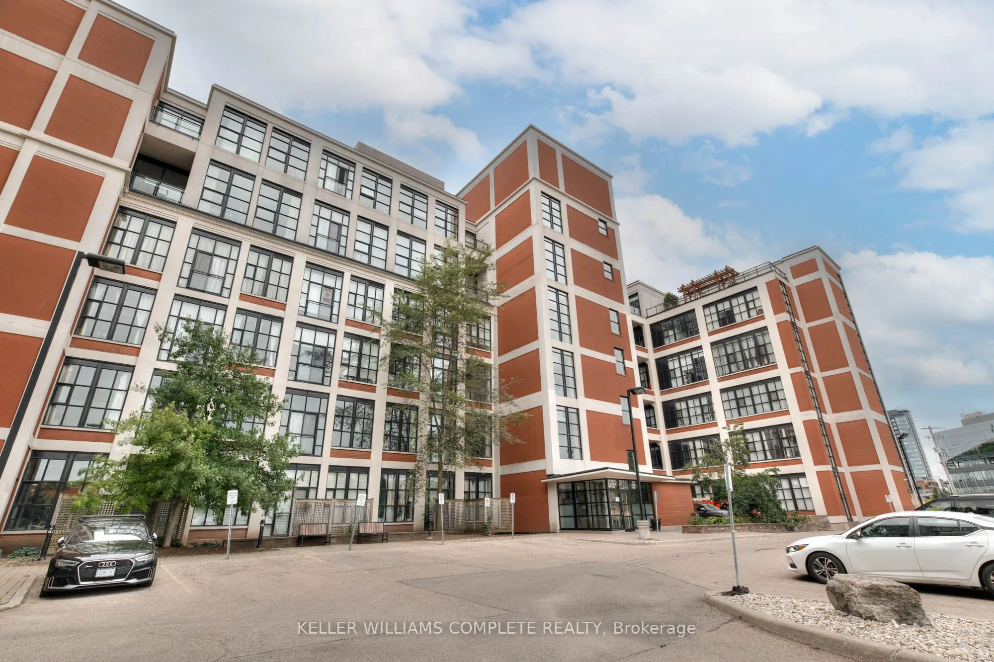 410 King Street W, #108