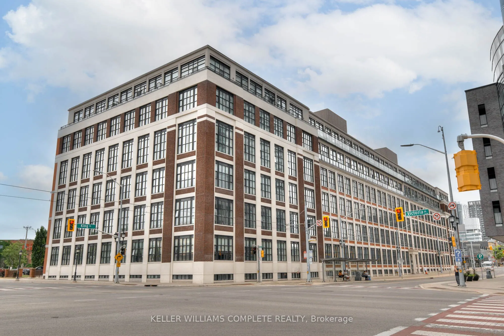 410 King Street W, #108